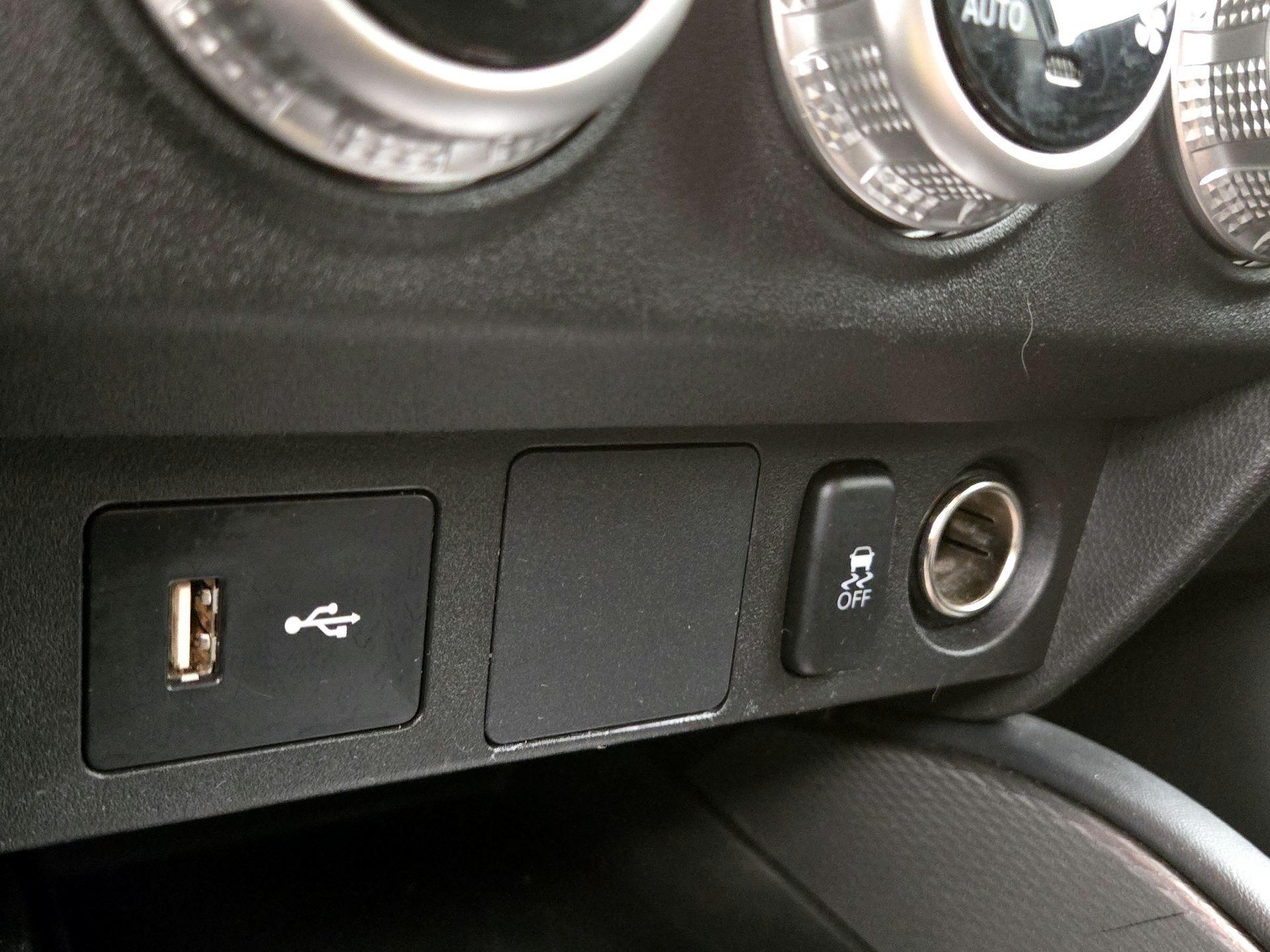 Thumbnail: 2023 Mitsubishi Outlander Sport - 17