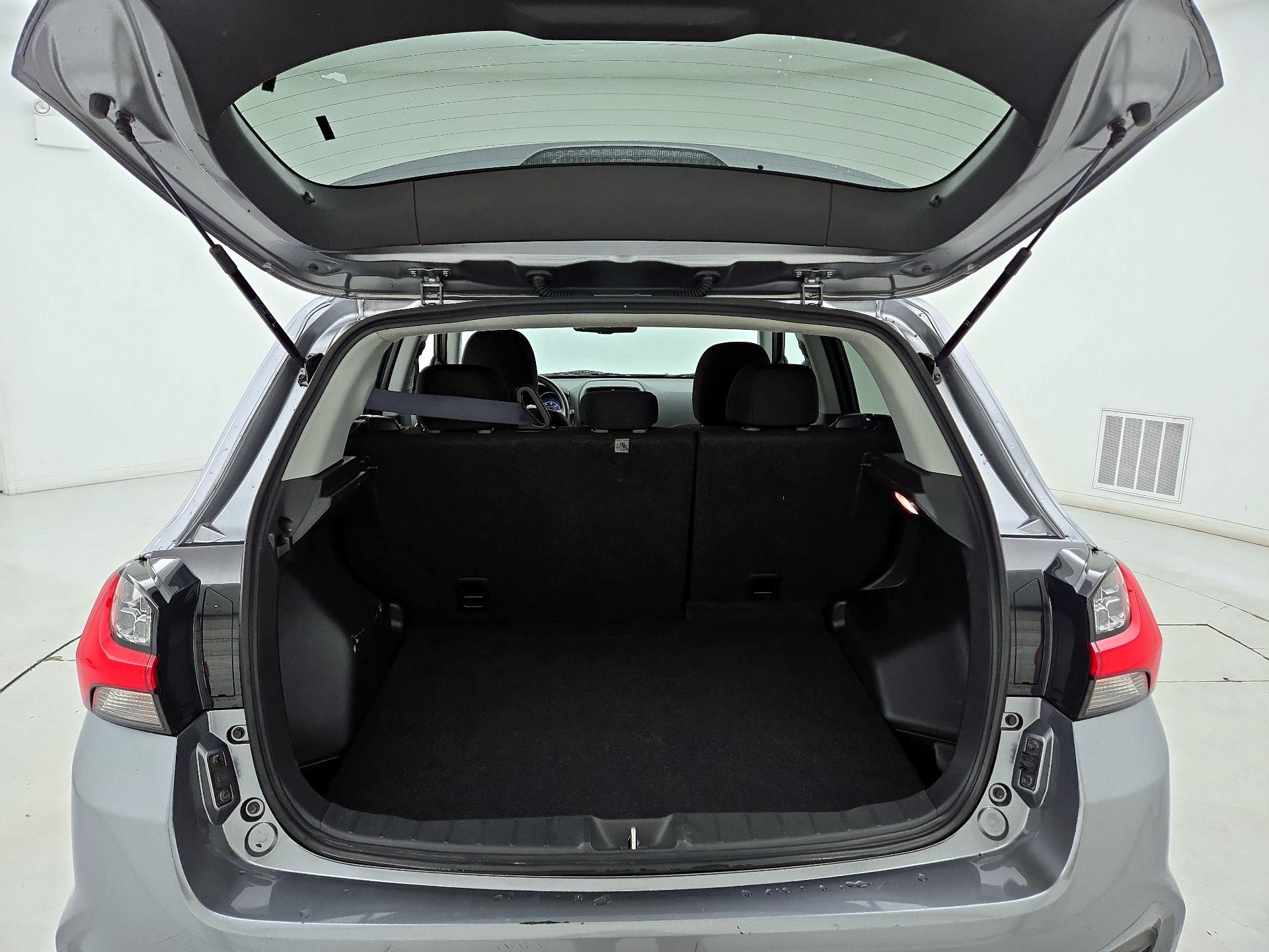 Thumbnail: 2023 Mitsubishi Outlander Sport - 19