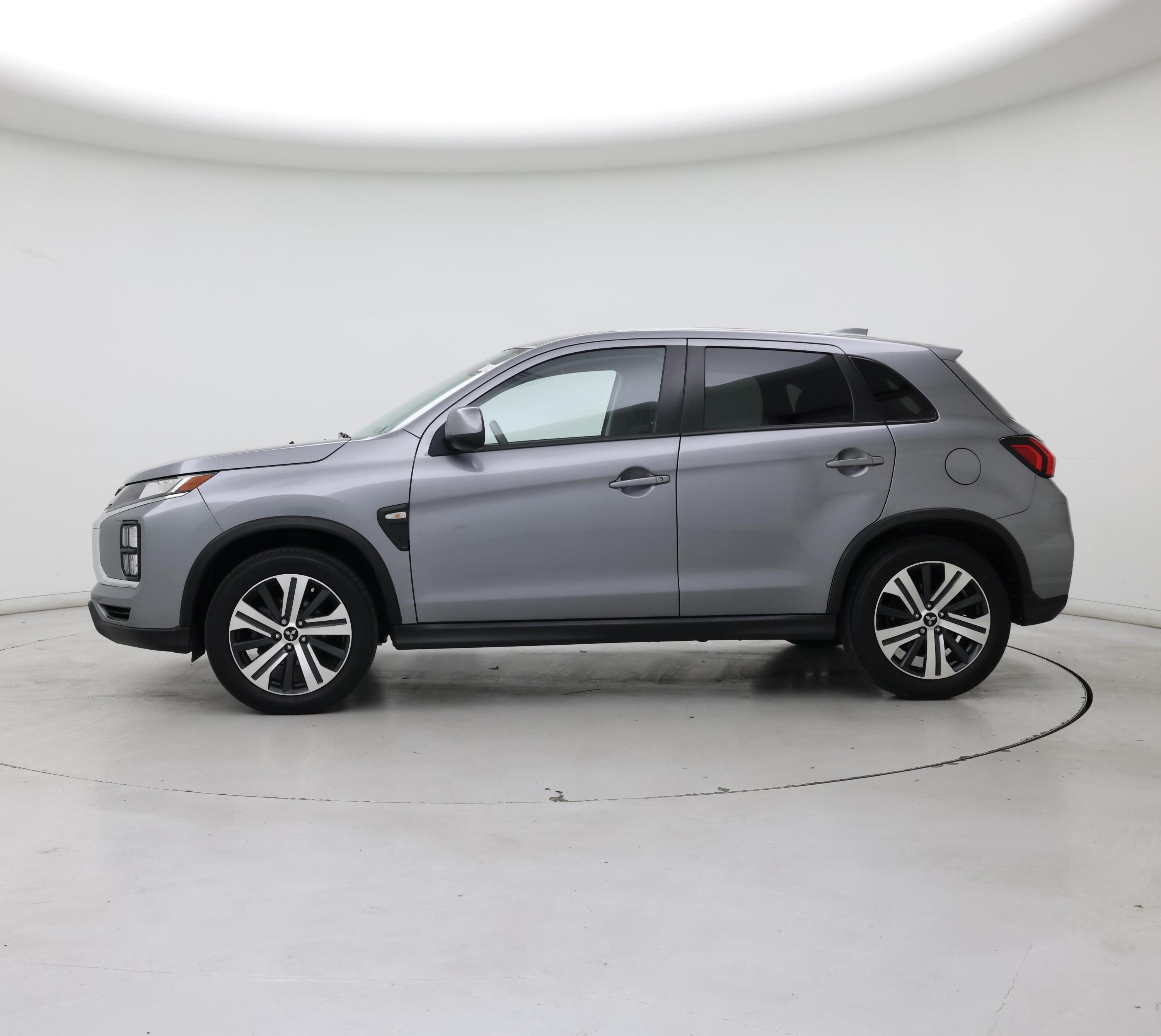 Thumbnail: 2023 Mitsubishi Outlander Sport - 3