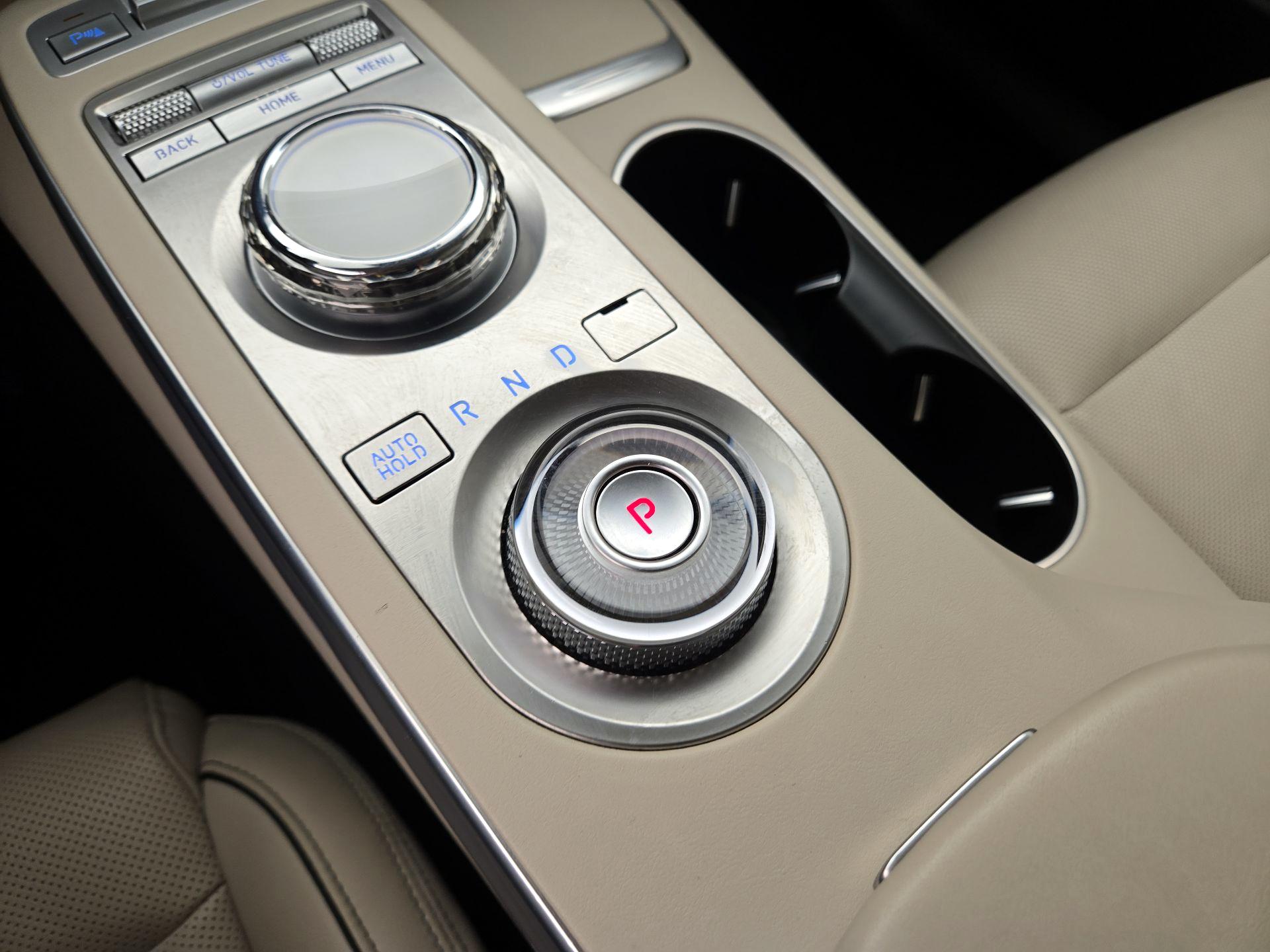 Thumbnail: 2022 Genesis GV70 - 18