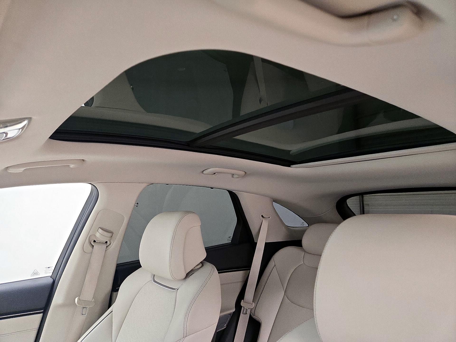 Thumbnail: 2022 Genesis GV70 - 20