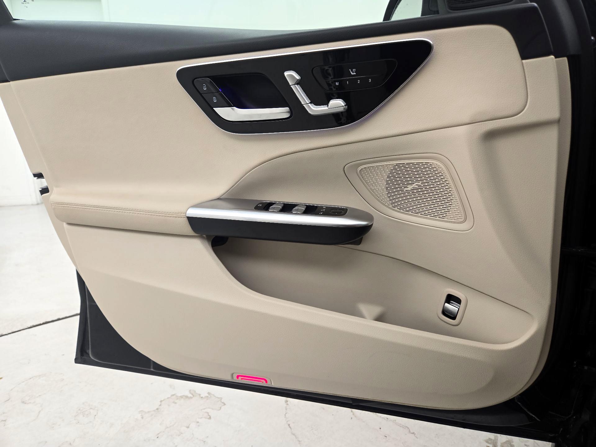 Thumbnail: 2023 Mercedes-Benz C-Class - 12