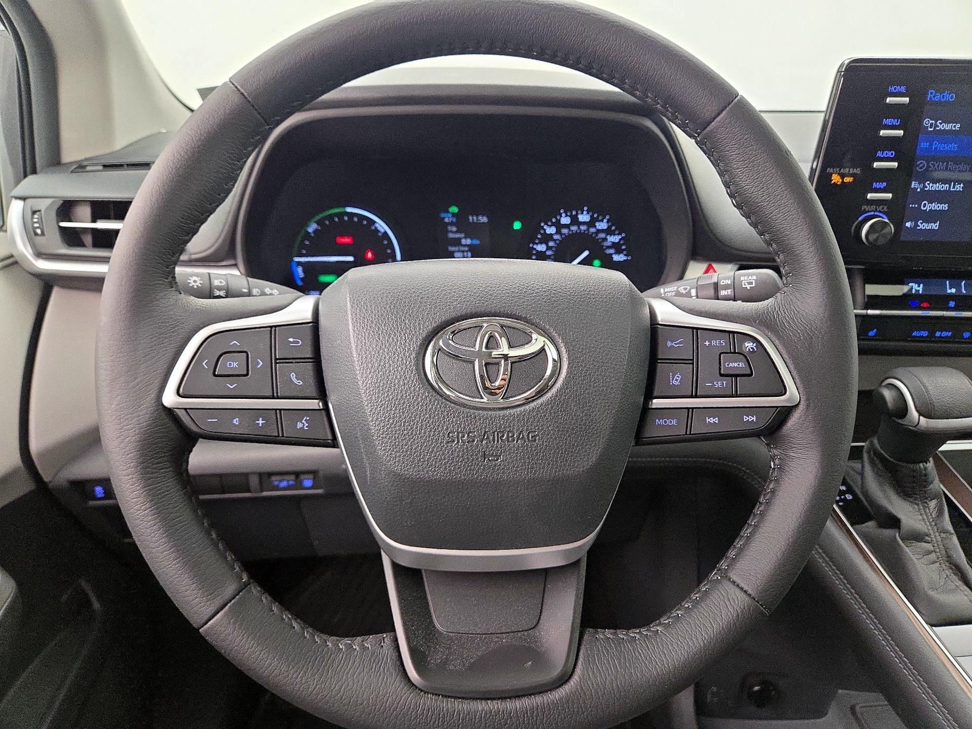 Thumbnail: 2021 Toyota Sienna - 10