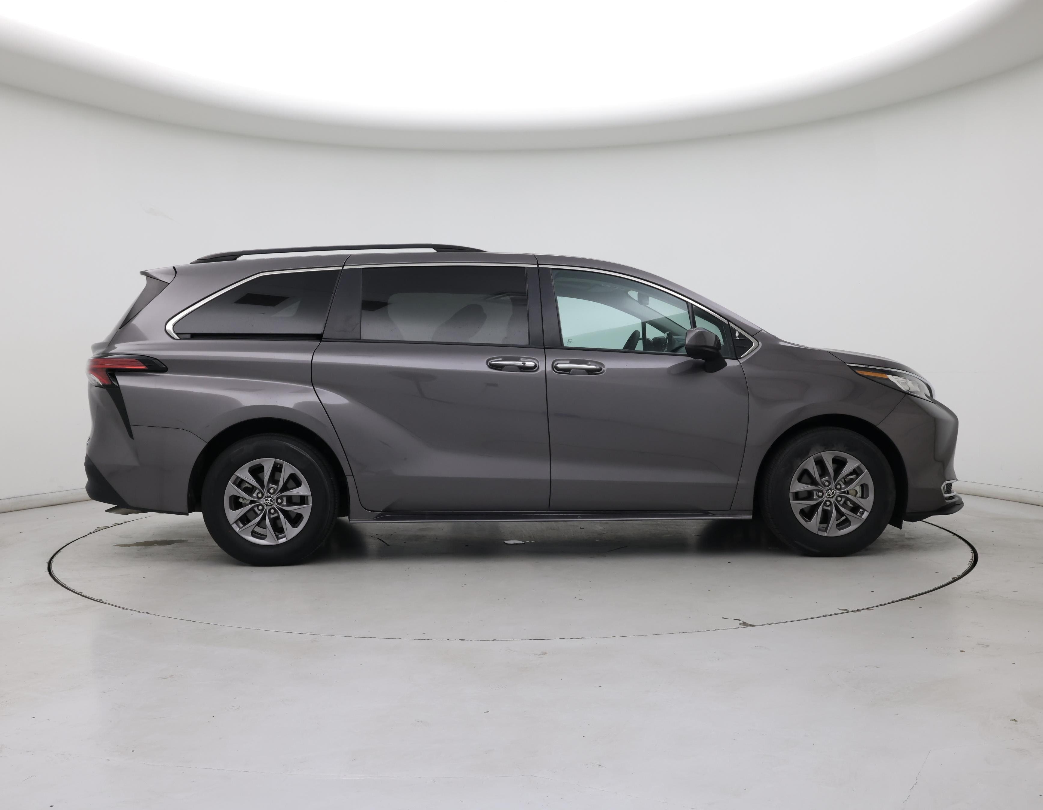 Thumbnail: 2021 Toyota Sienna - 7