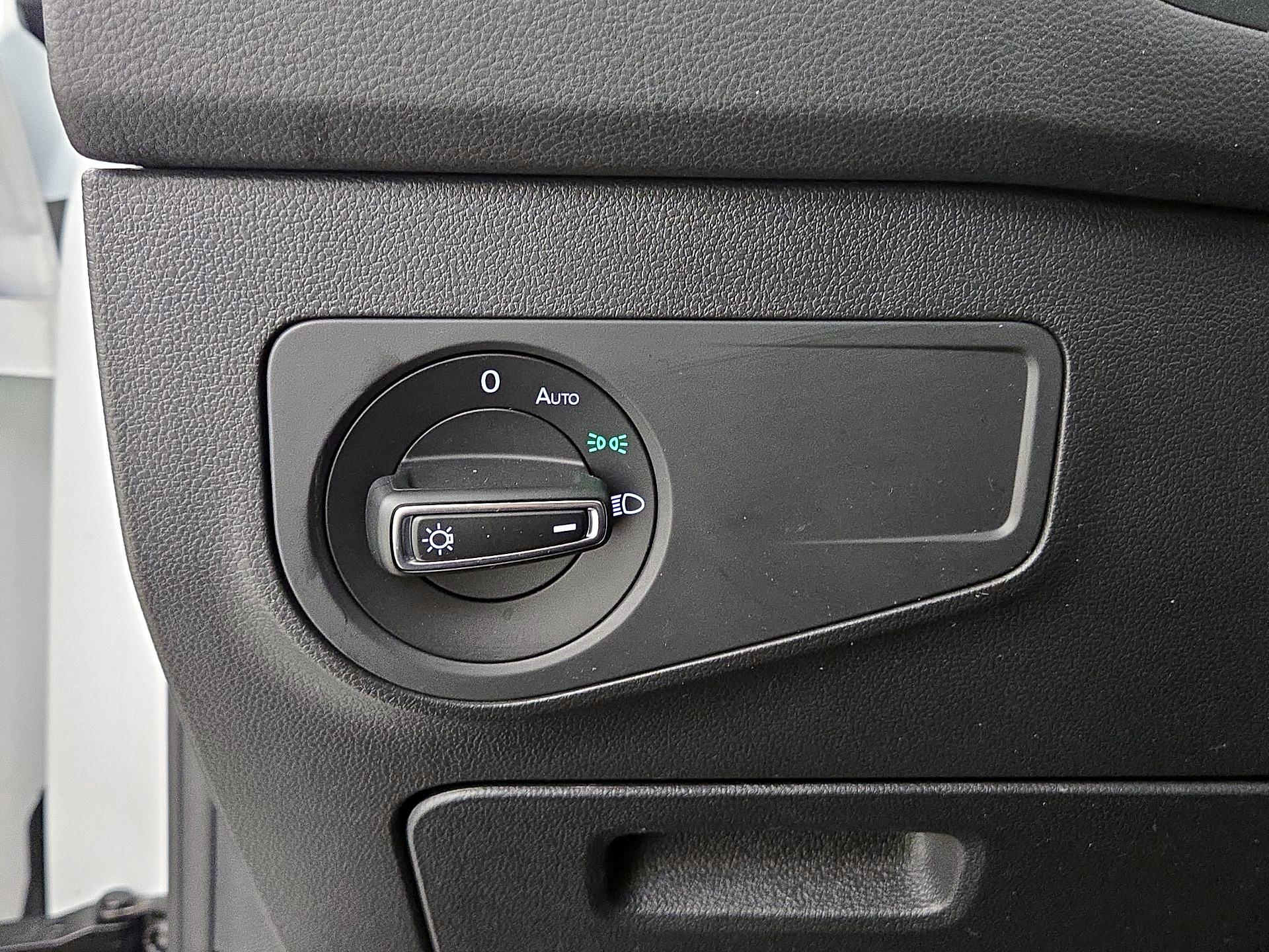 Thumbnail: 2020 Volkswagen Tiguan - 13