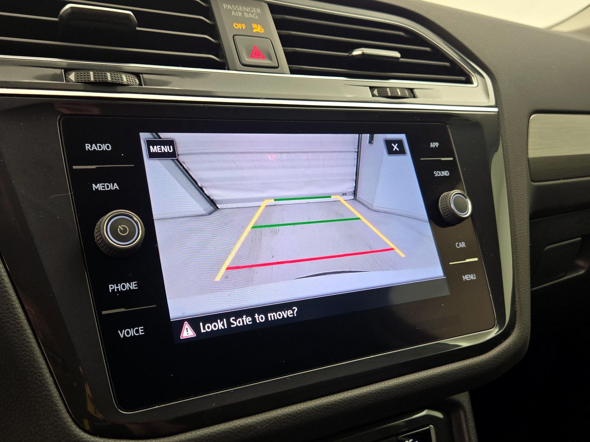 Thumbnail: 2020 Volkswagen Tiguan - 14