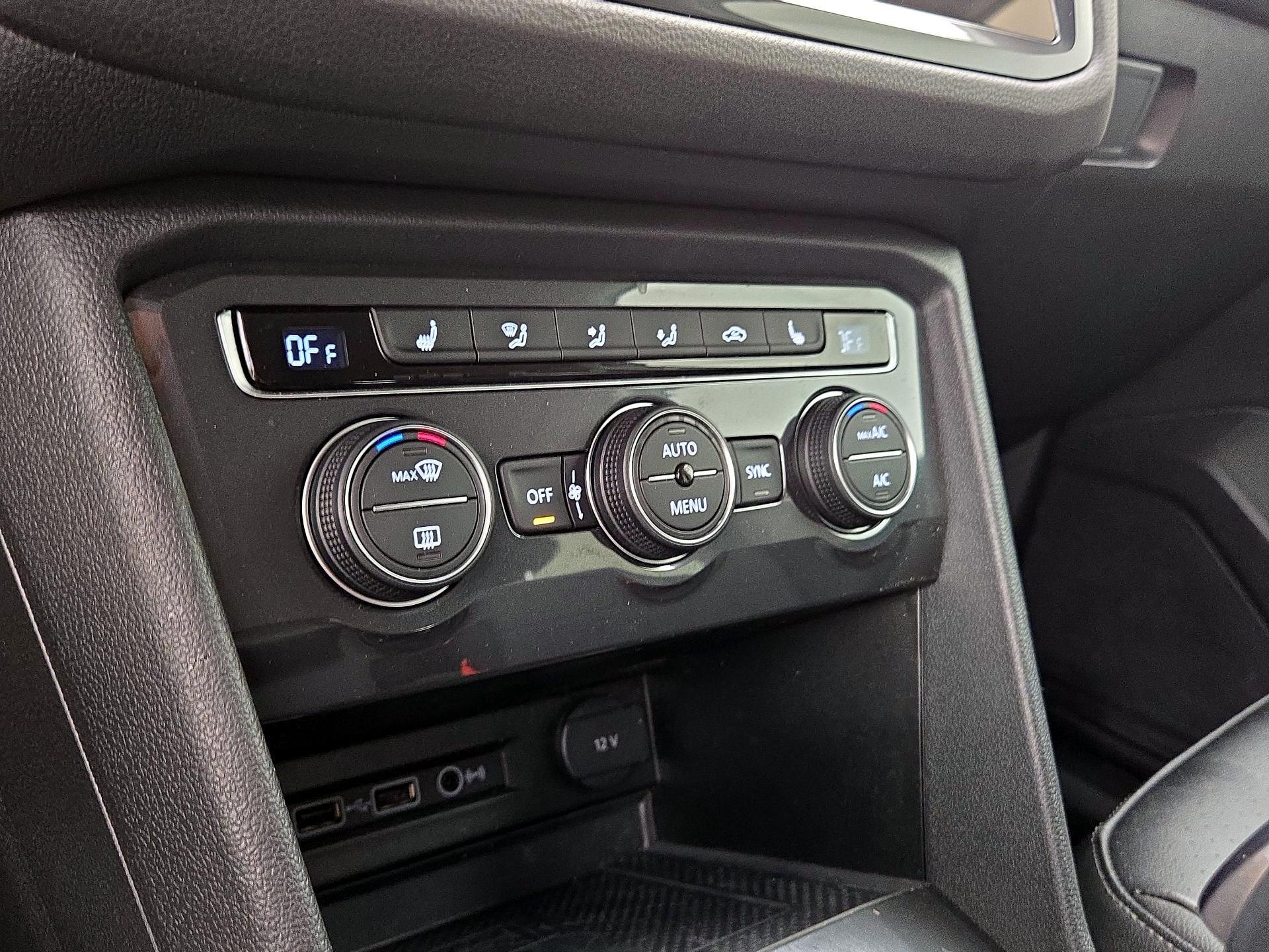 Thumbnail: 2020 Volkswagen Tiguan - 16