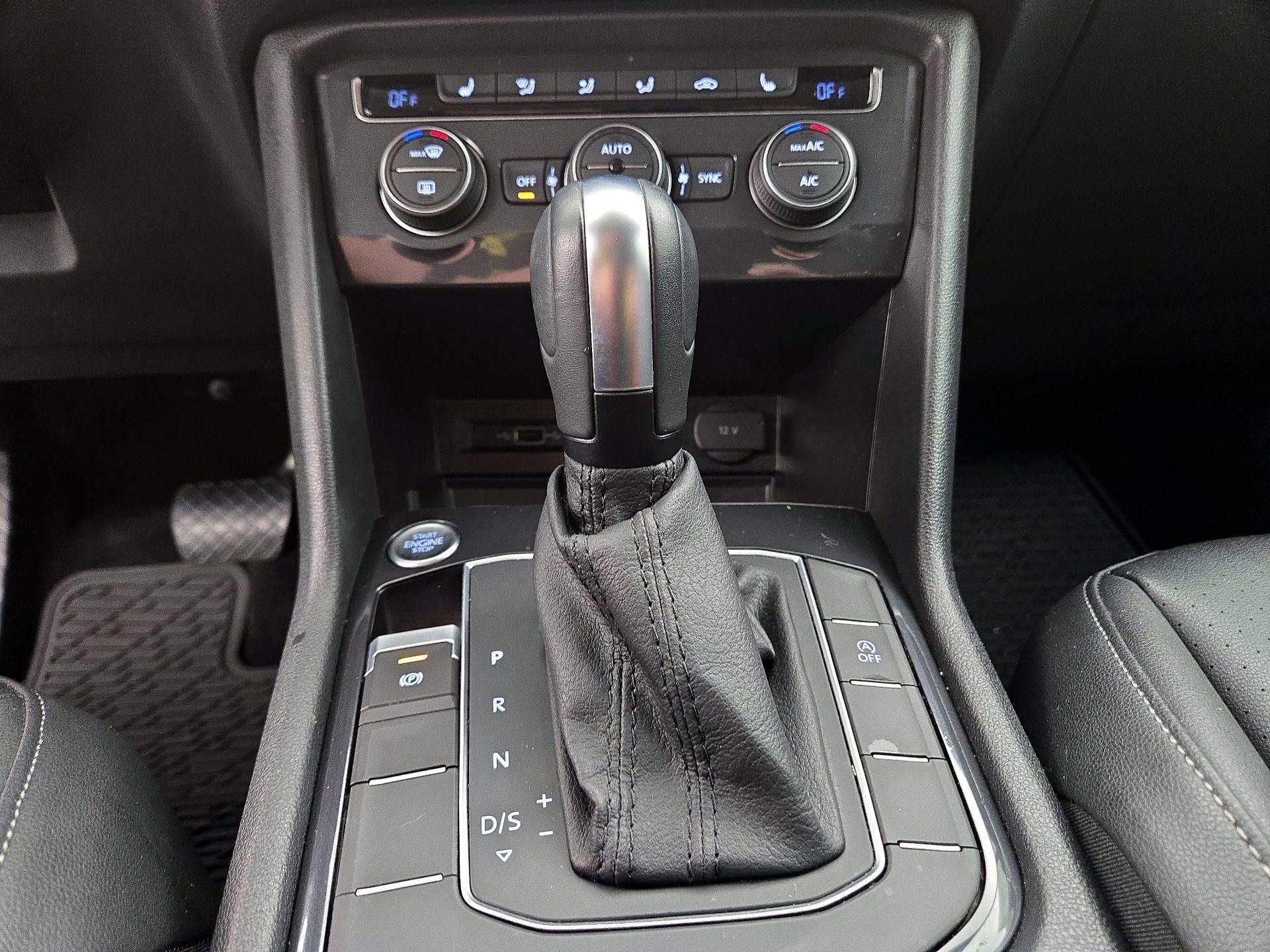 Thumbnail: 2020 Volkswagen Tiguan - 17