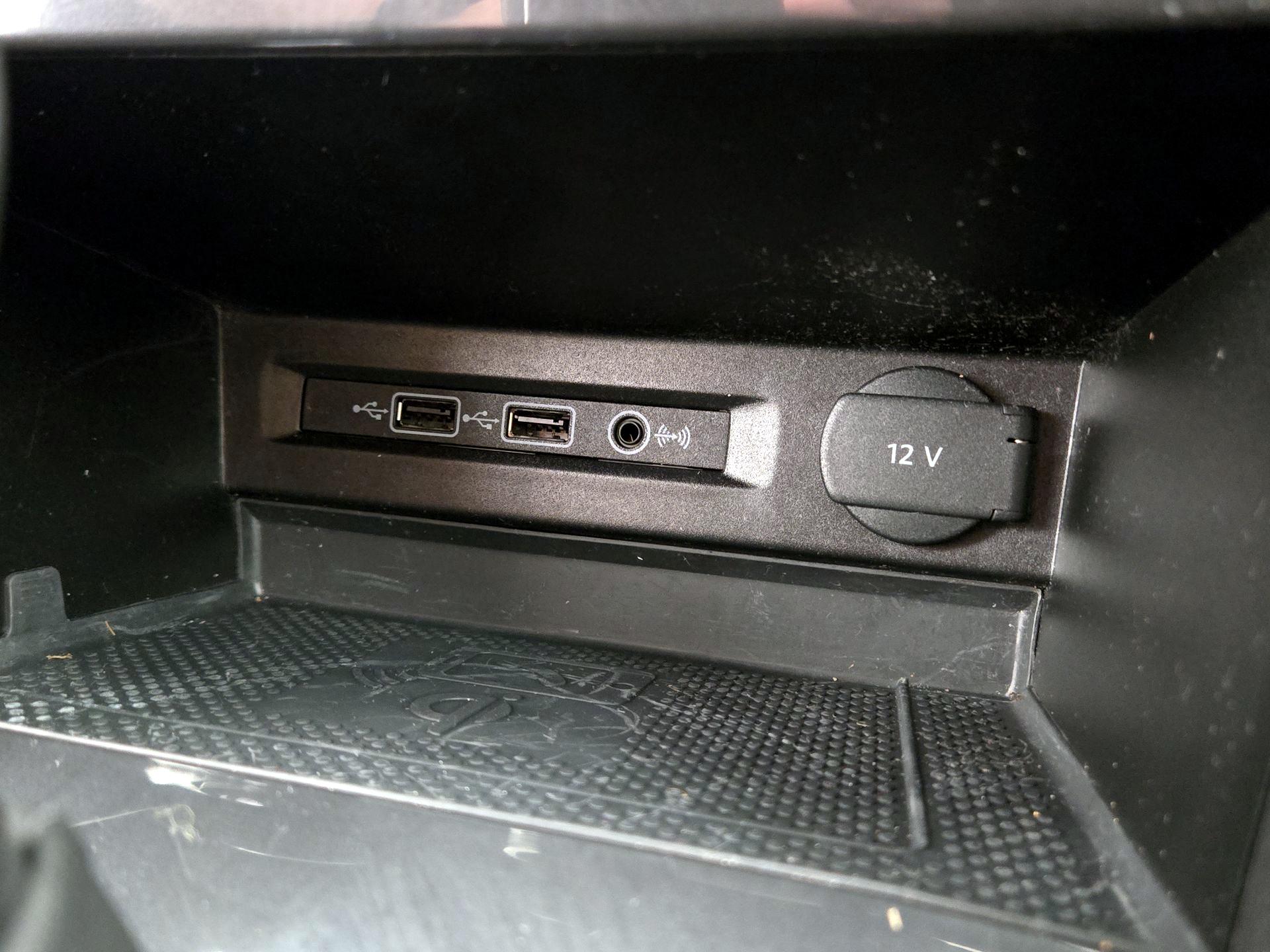 Thumbnail: 2020 Volkswagen Tiguan - 18