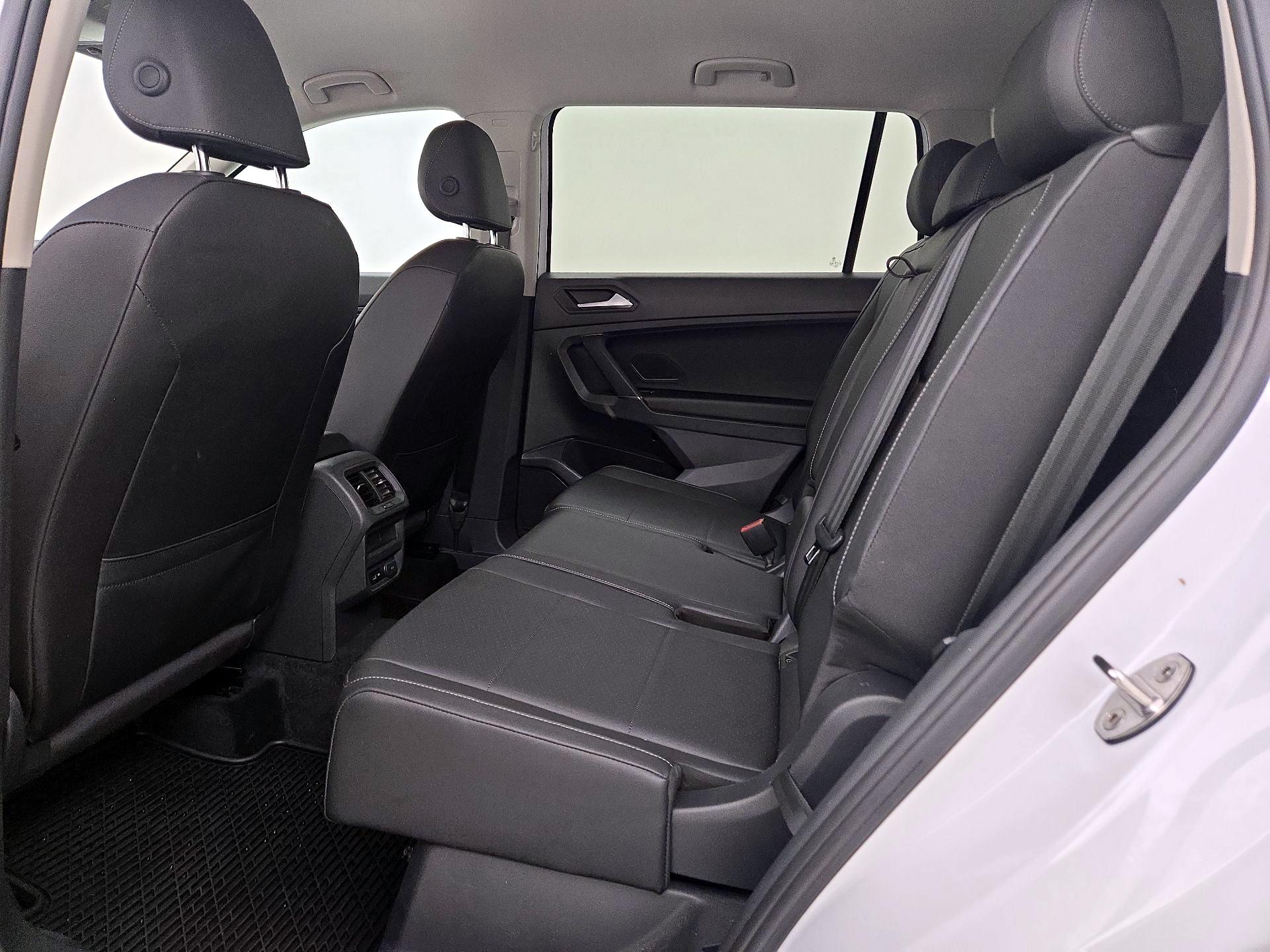 Thumbnail: 2020 Volkswagen Tiguan - 19