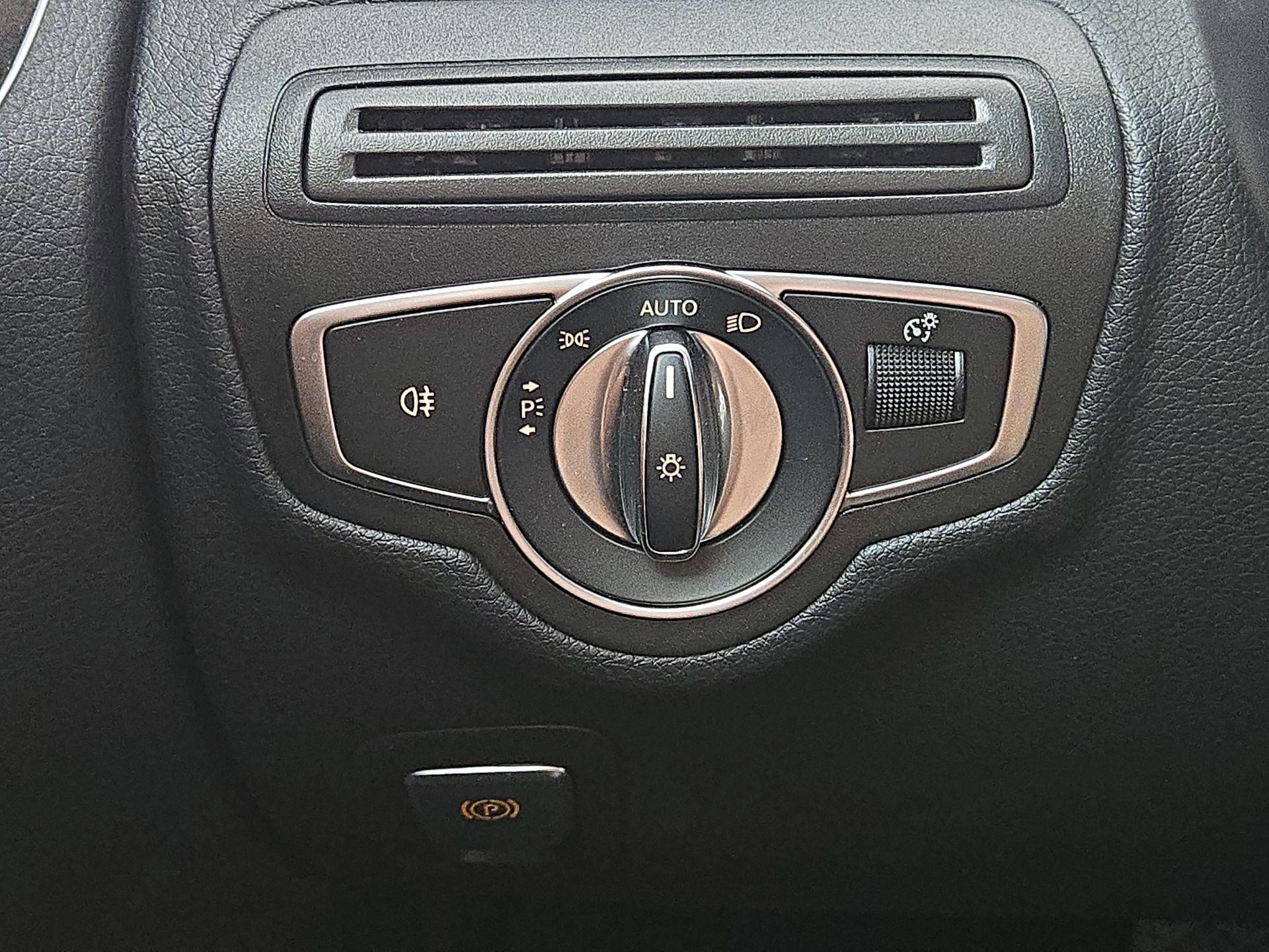 Thumbnail: 2019 Mercedes-Benz C-Class - 13