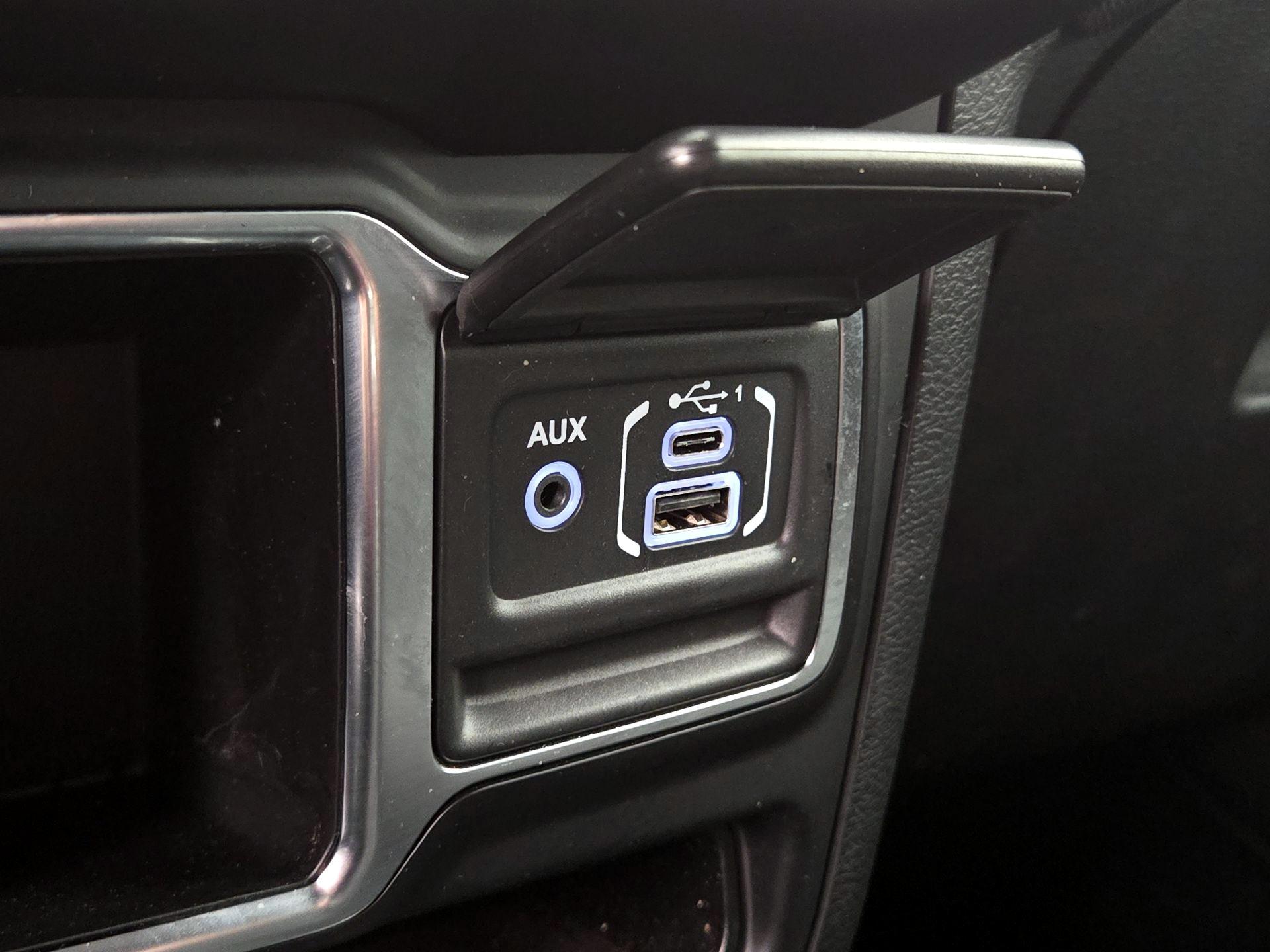 Thumbnail: 2021 Jeep Gladiator - 18