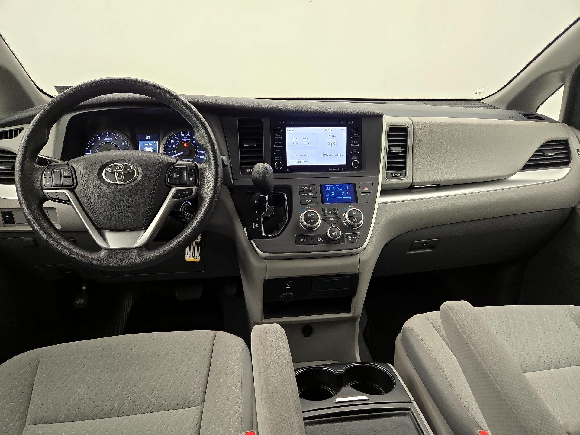 Thumbnail: 2020 Toyota Sienna - 9