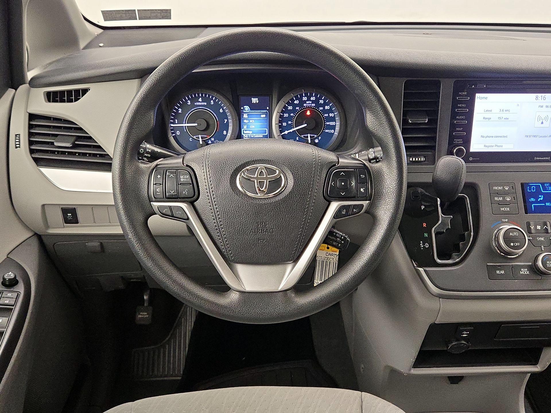 Thumbnail: 2020 Toyota Sienna - 10