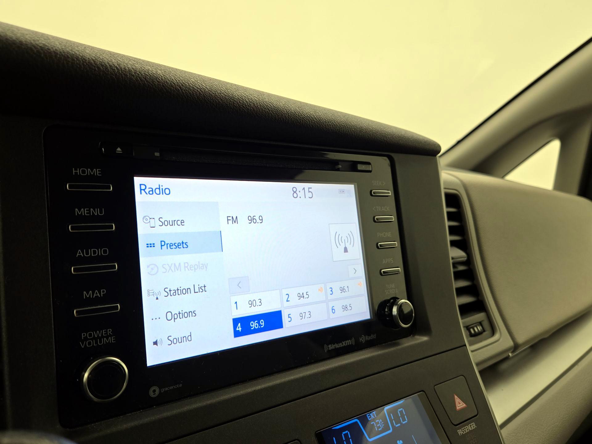 Thumbnail: 2020 Toyota Sienna - 15