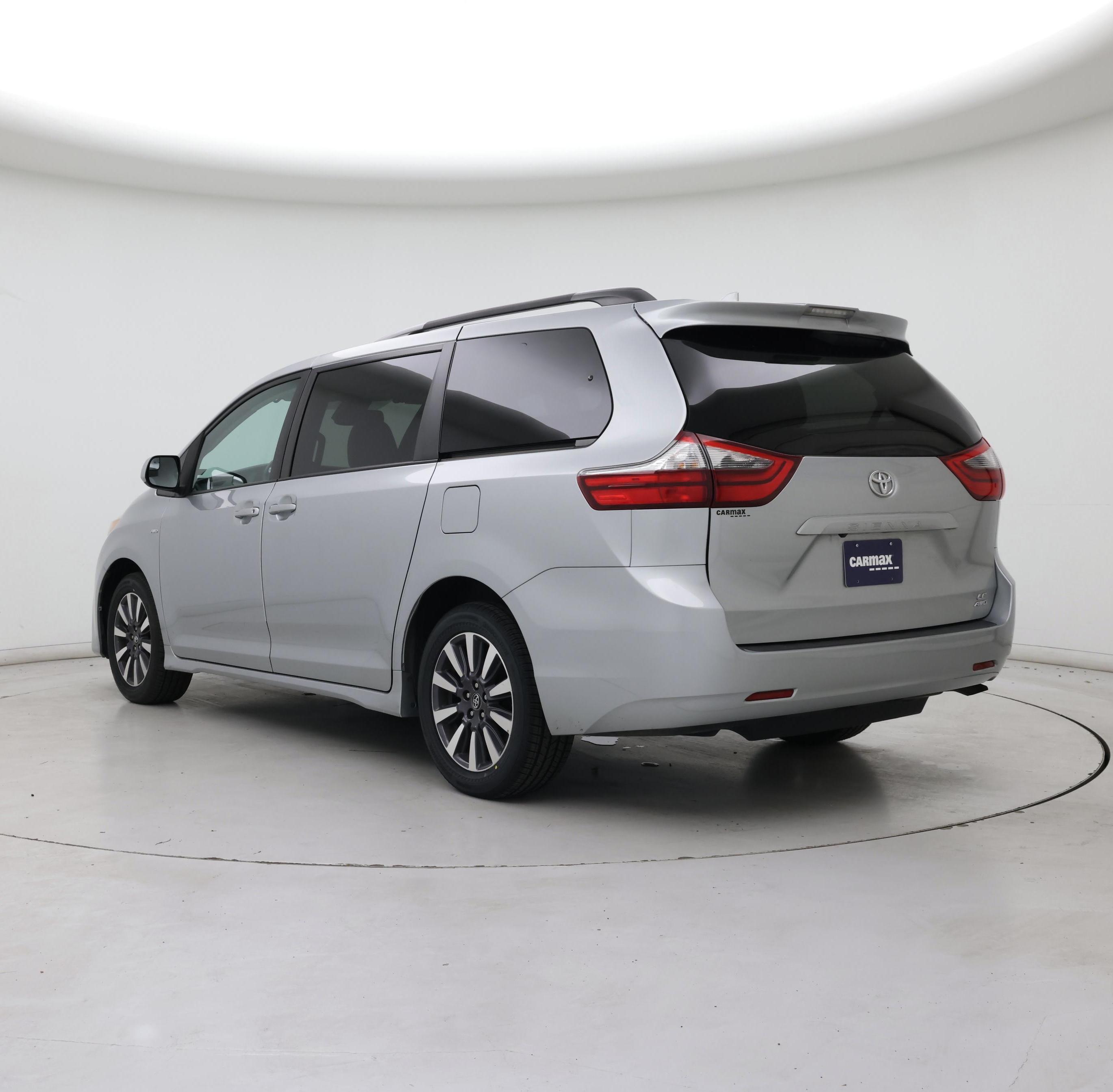 Thumbnail: 2020 Toyota Sienna - 2