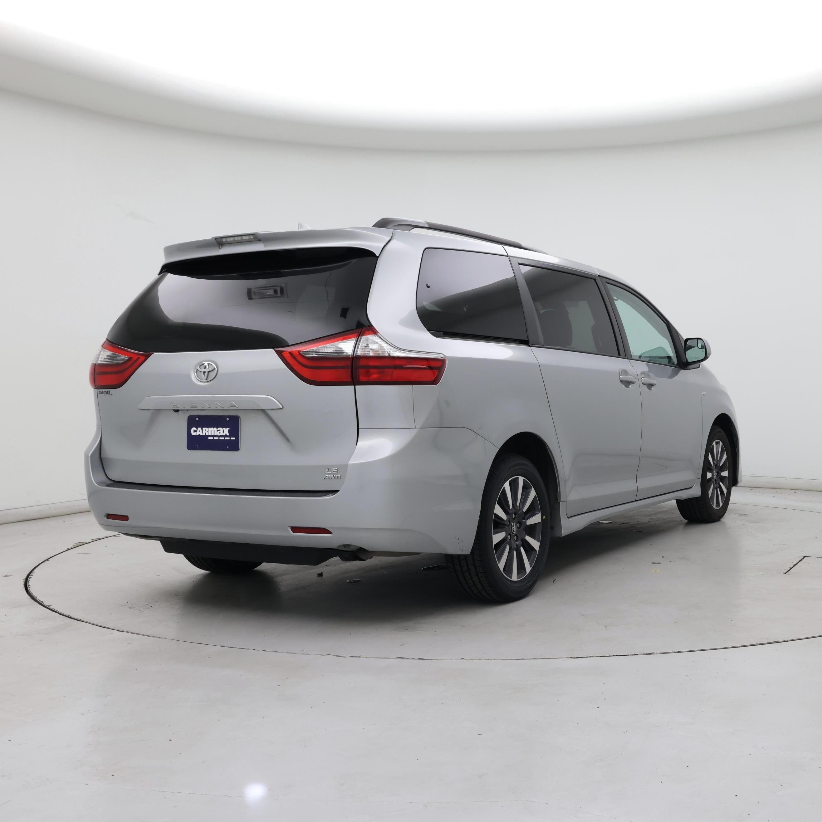 Thumbnail: 2020 Toyota Sienna - 8