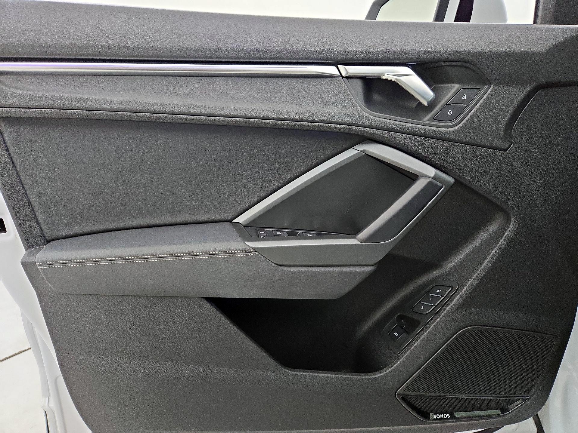 Thumbnail: 2022 Audi Q3 - 12