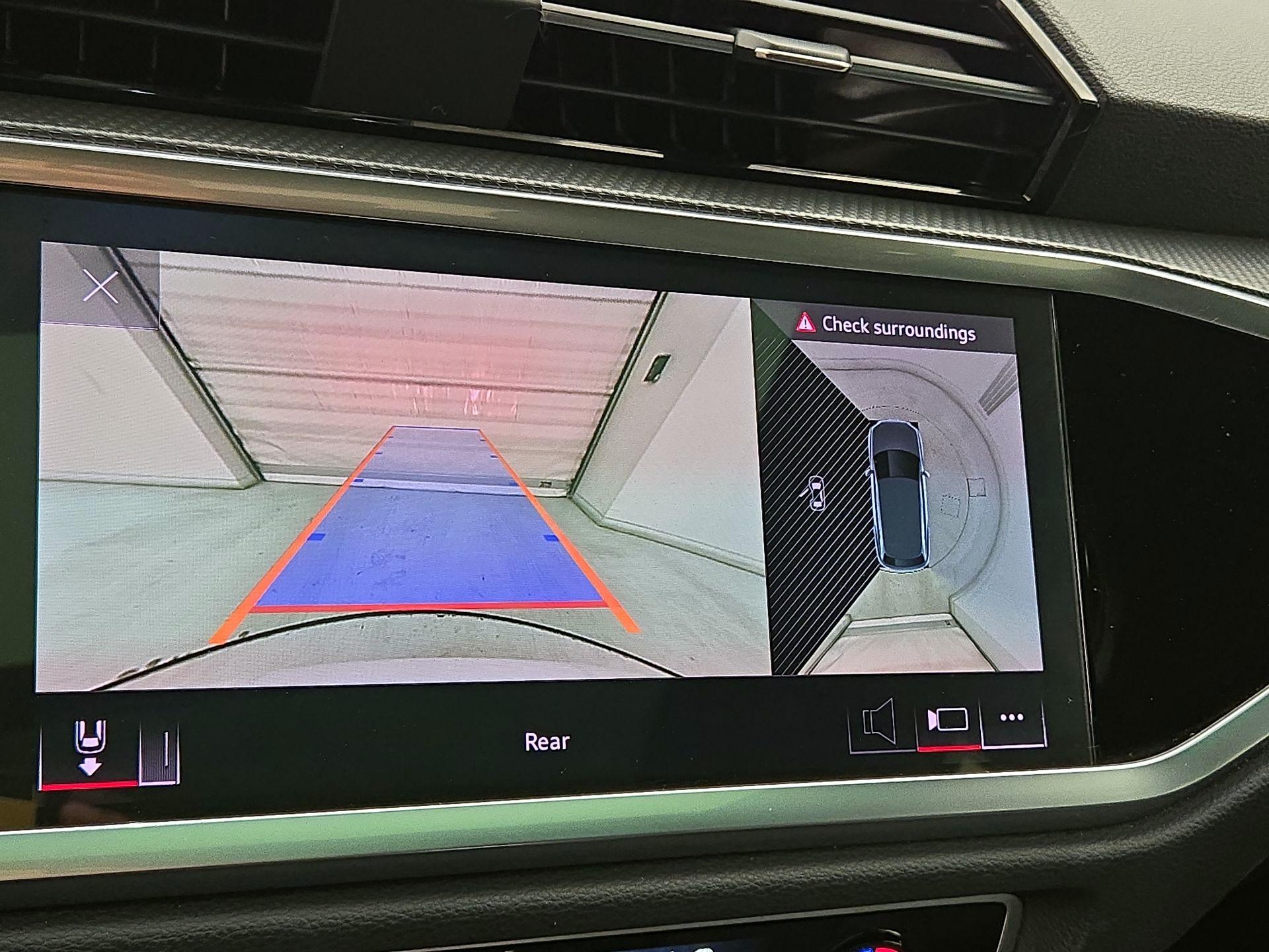 Thumbnail: 2022 Audi Q3 - 14