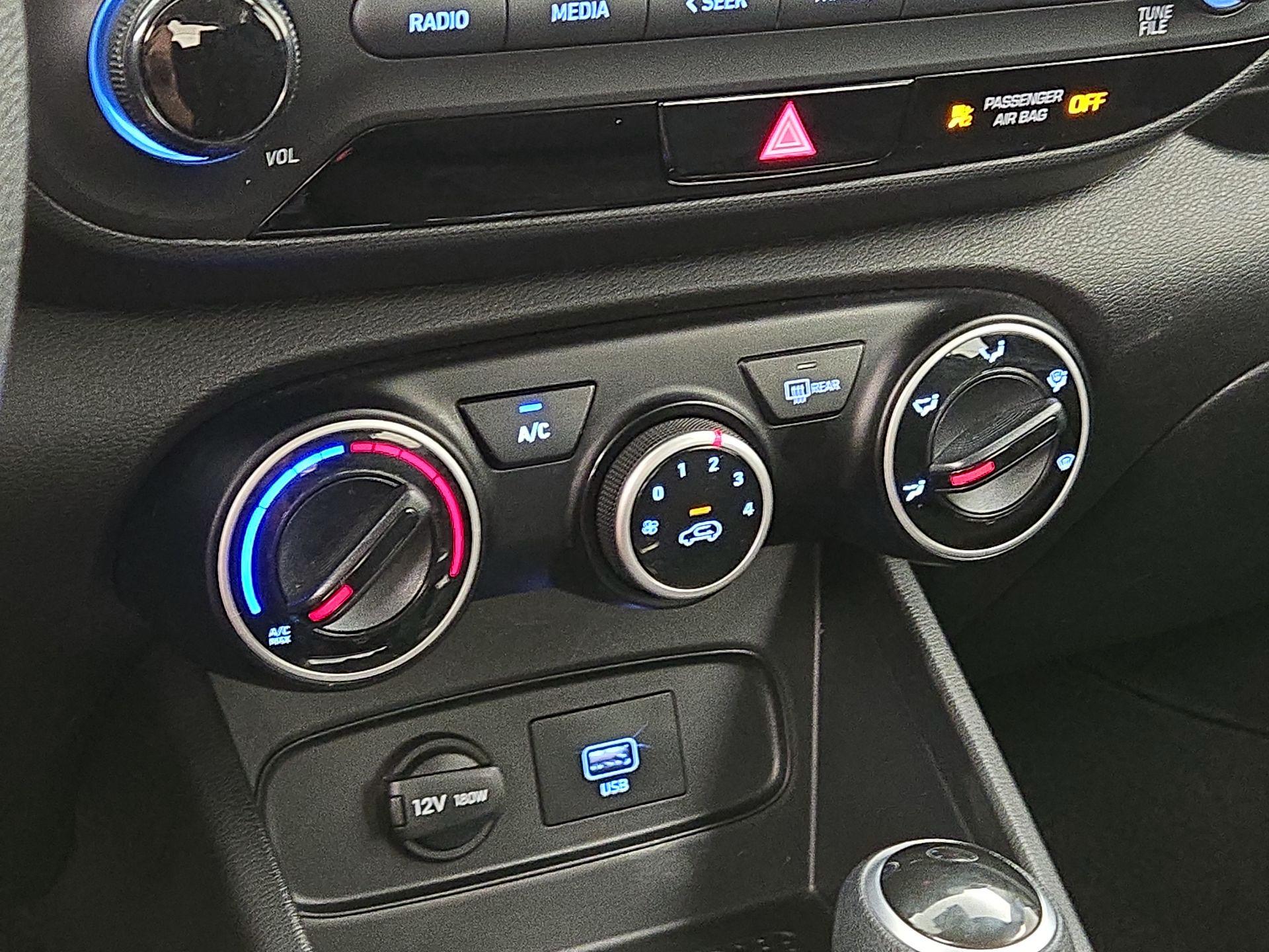 Thumbnail: 2021 Hyundai Venue - 16