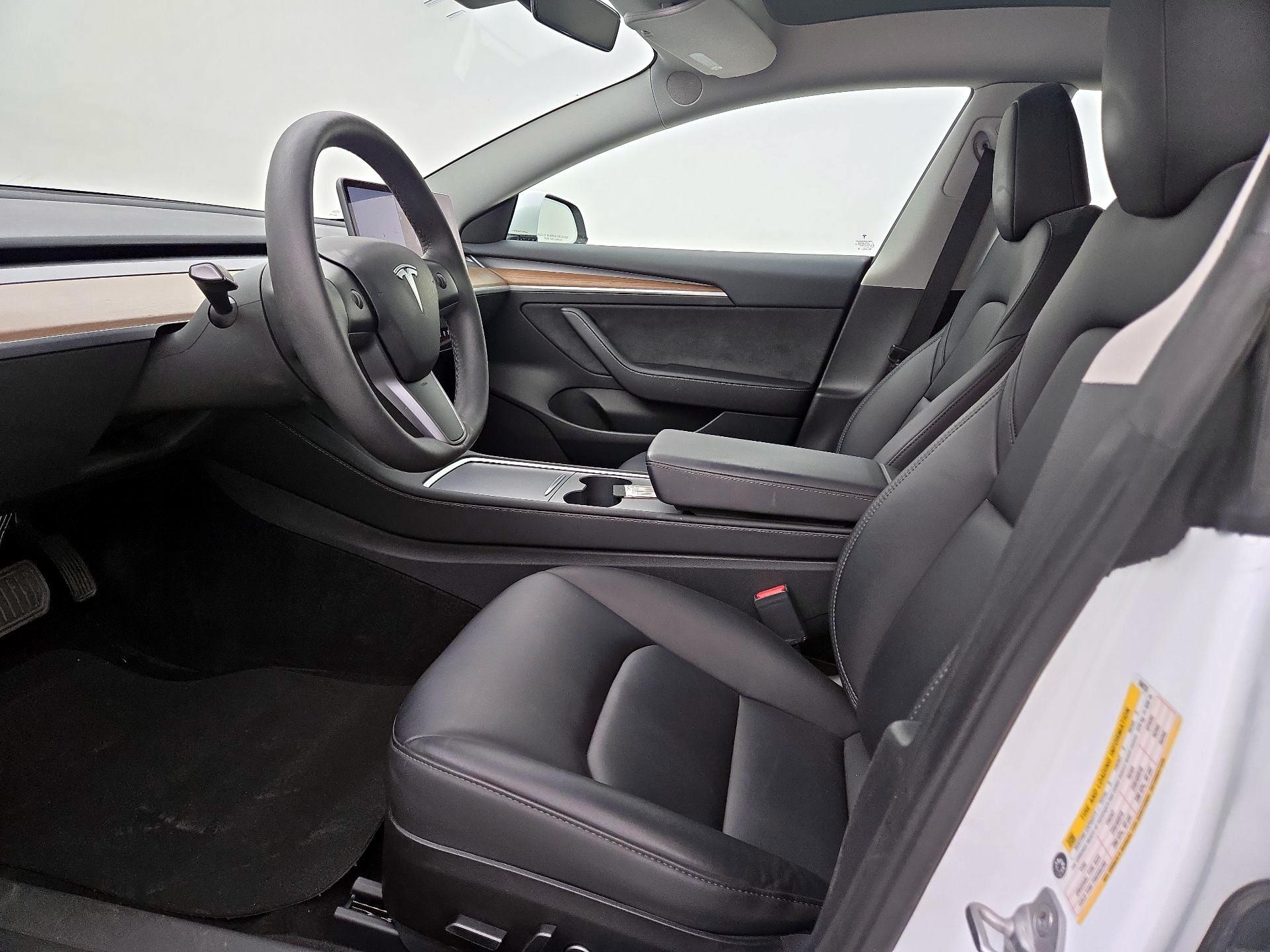 Thumbnail: 2023 Tesla Model 3 - 11