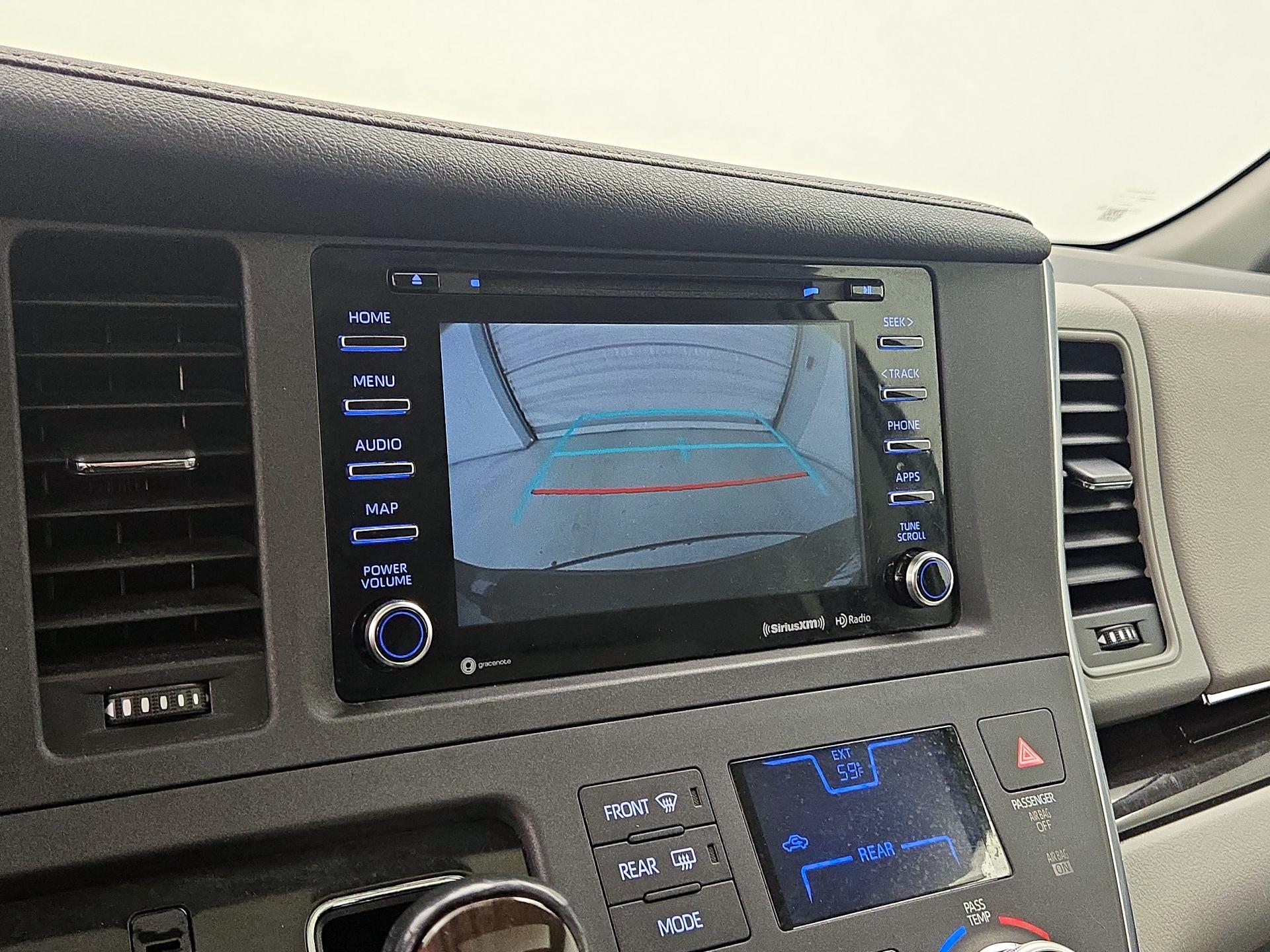 Thumbnail: 2019 Toyota Sienna - 15