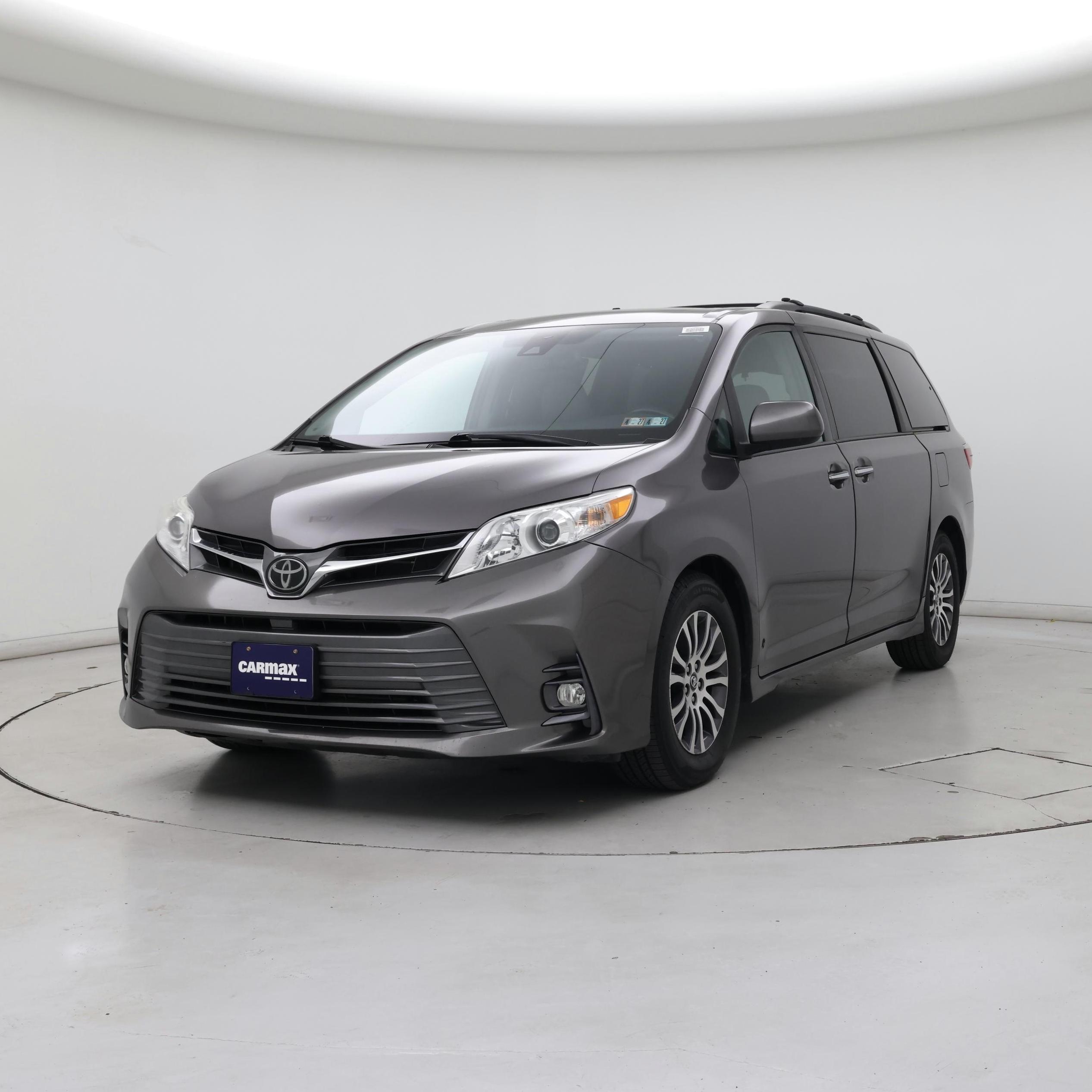 Thumbnail: 2019 Toyota Sienna - 4