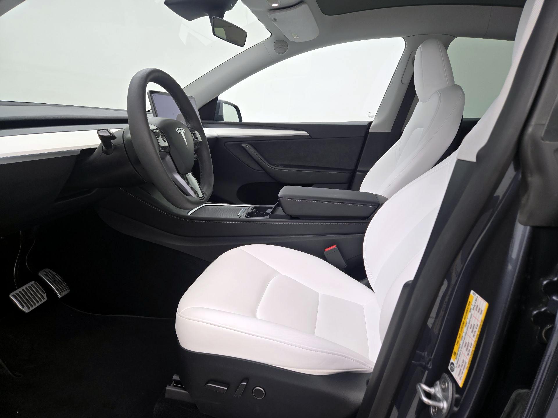 Thumbnail: 2023 Tesla Model Y - 11