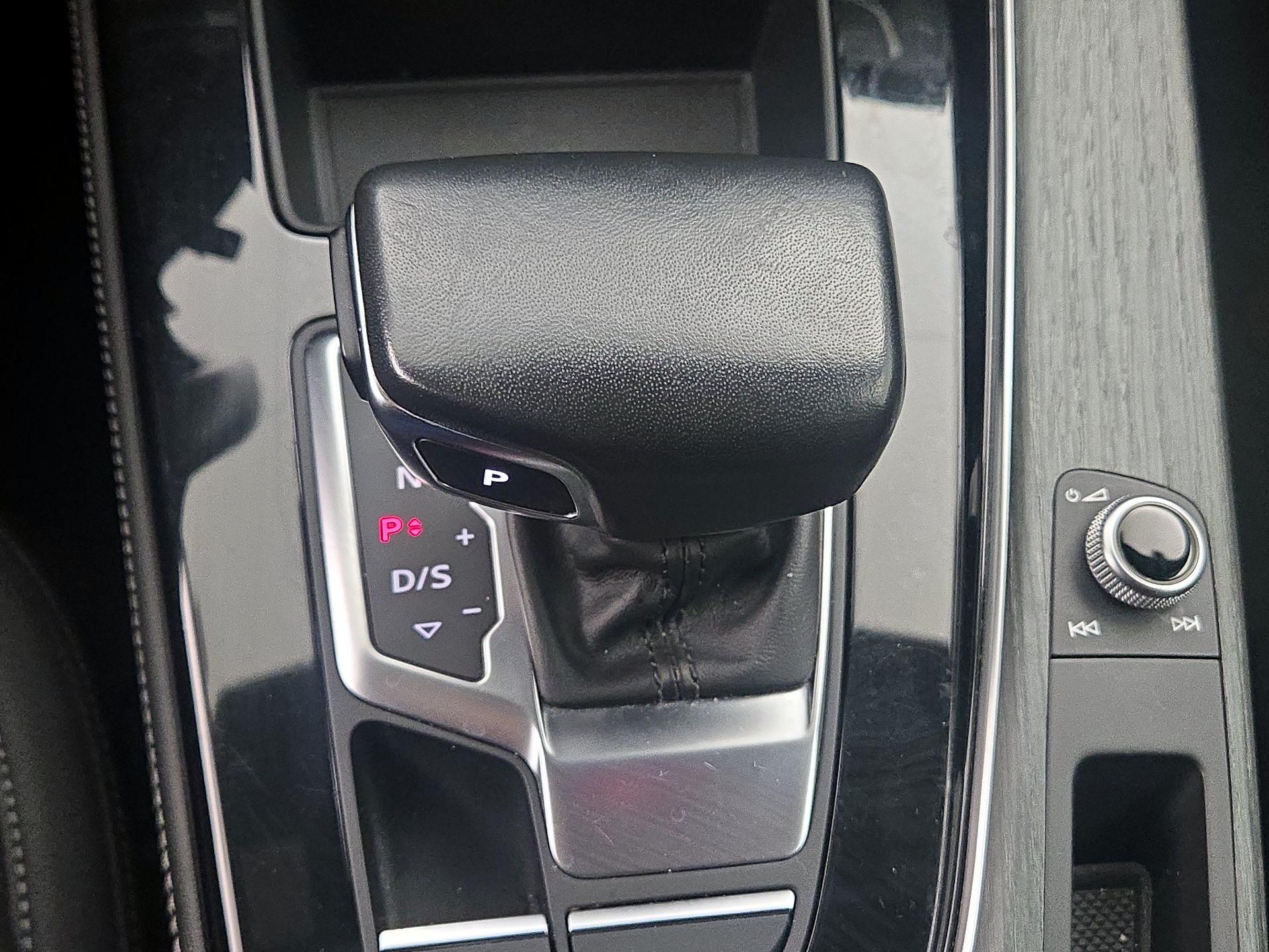 Thumbnail: 2023 Audi A4 - 17