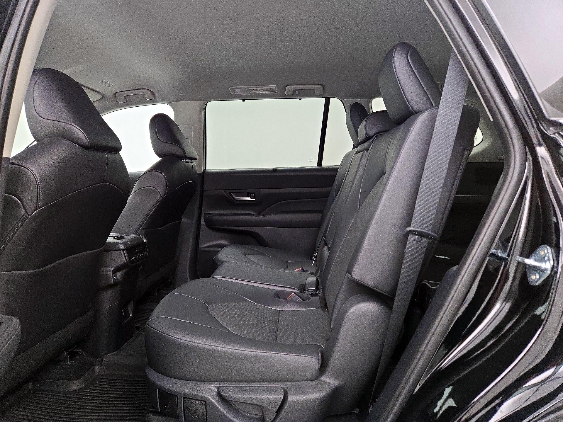 Thumbnail: 2026 Toyota Grand Highlander - 18