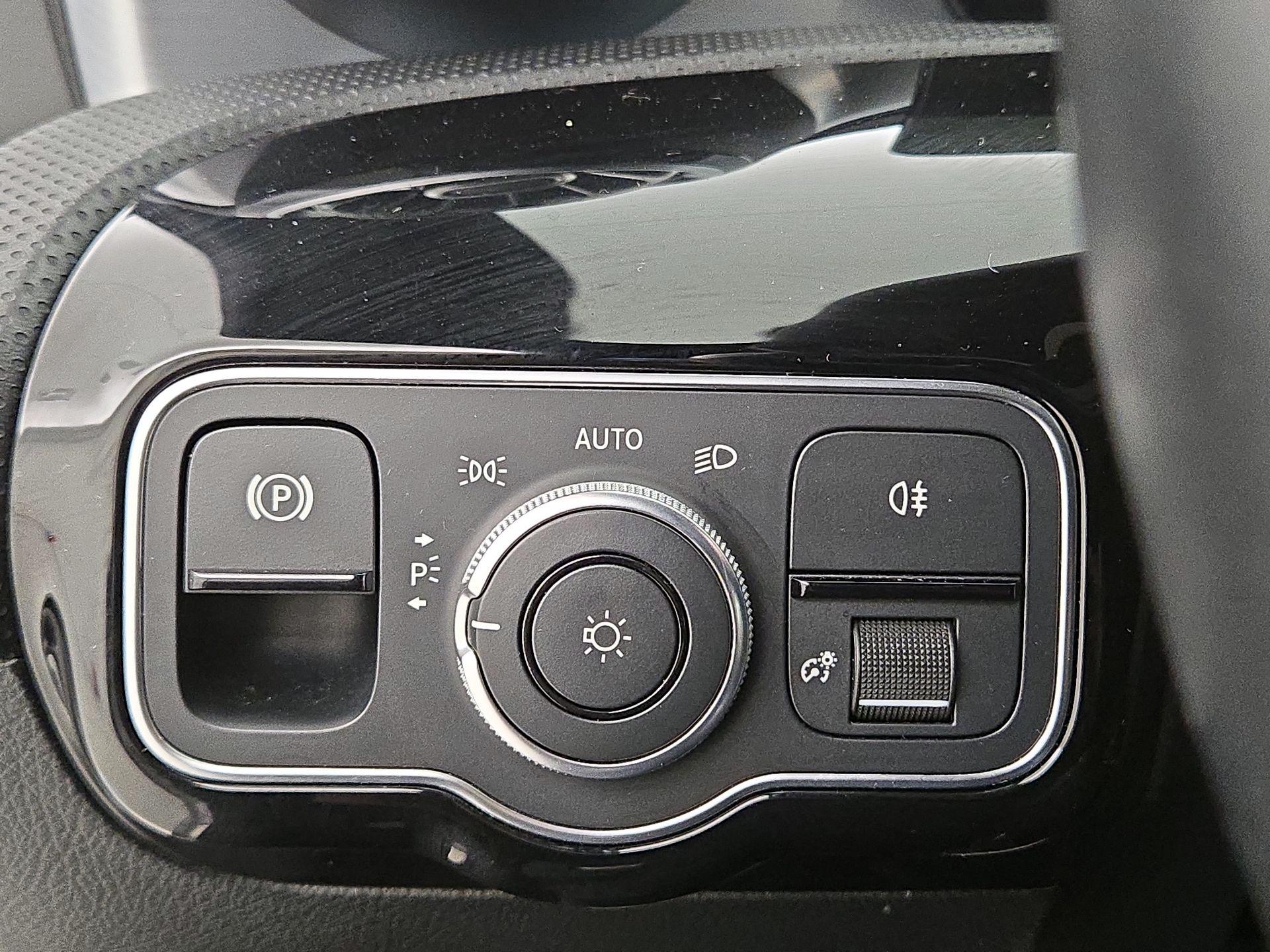 Thumbnail: 2021 Mercedes-Benz A-Class - 13