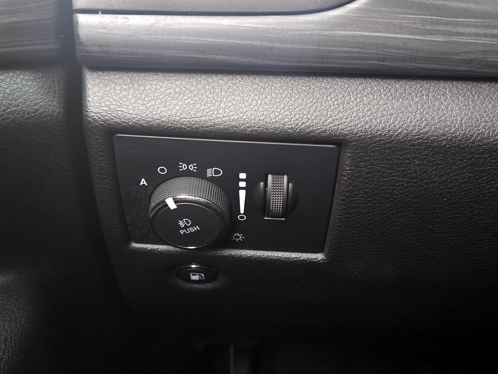 Thumbnail: 2021 Jeep Grand Cherokee - 13