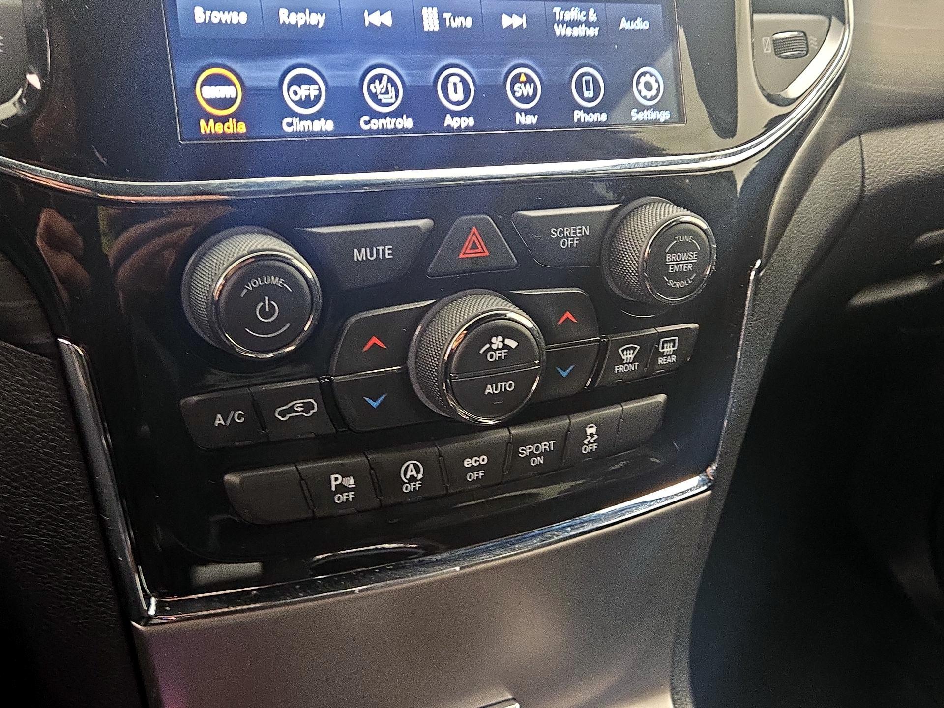 Thumbnail: 2021 Jeep Grand Cherokee - 17