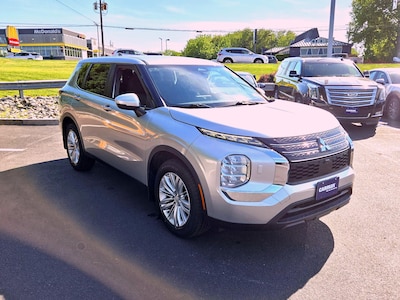 2022 Mitsubishi Outlander ES