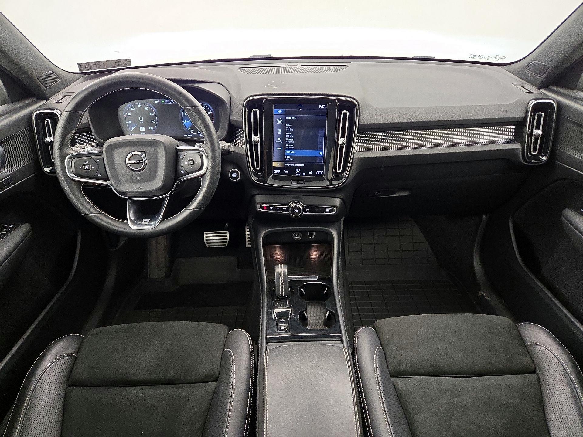 Thumbnail: 2019 Volvo XC40 - 9