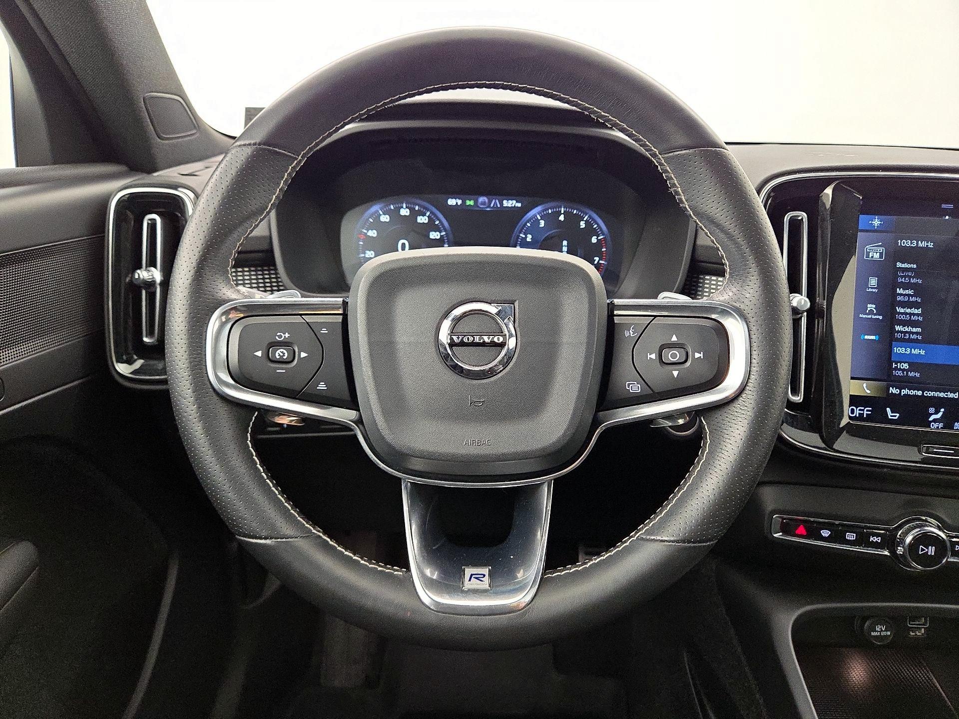 Thumbnail: 2019 Volvo XC40 - 10