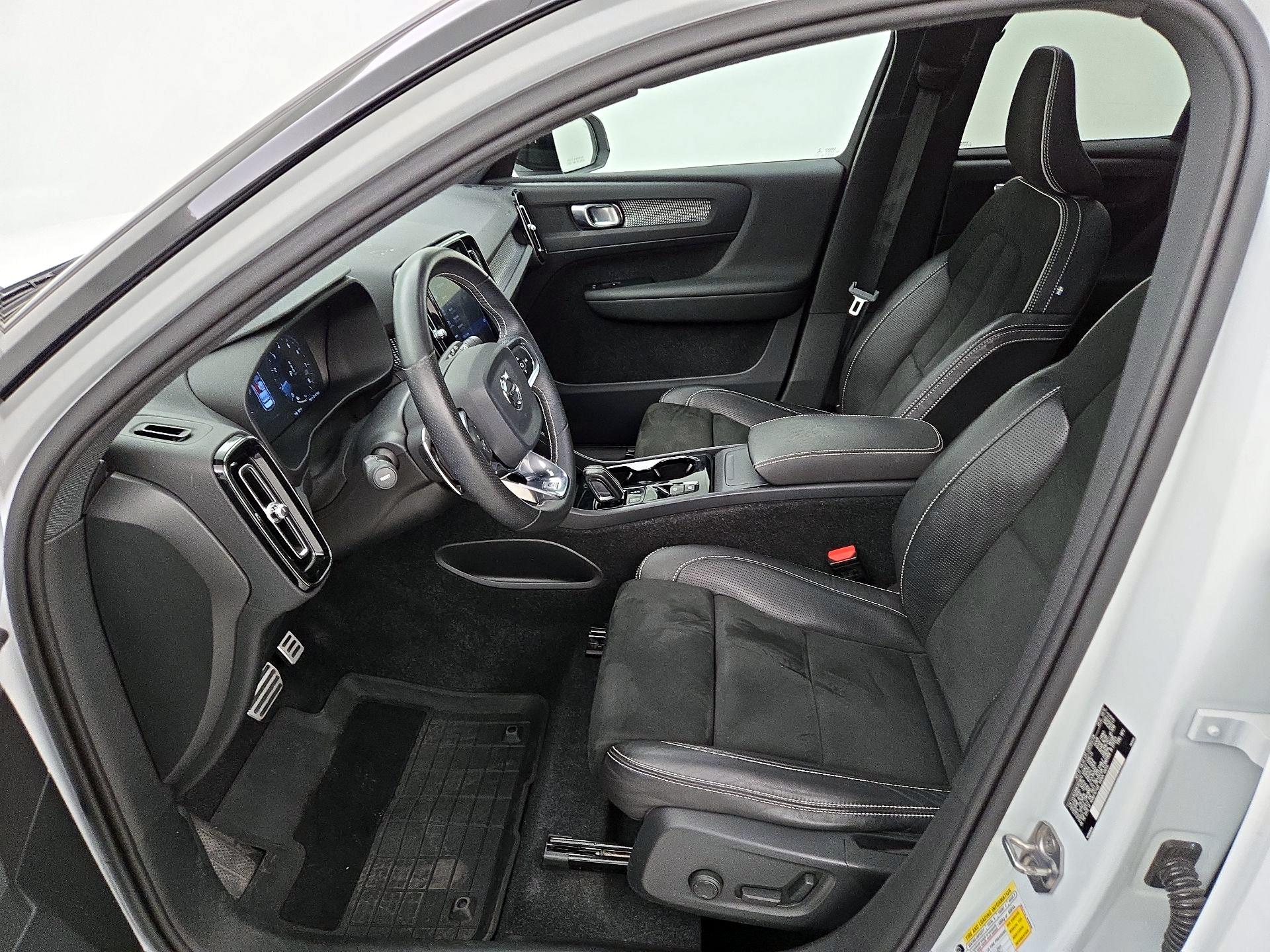 Thumbnail: 2019 Volvo XC40 - 11