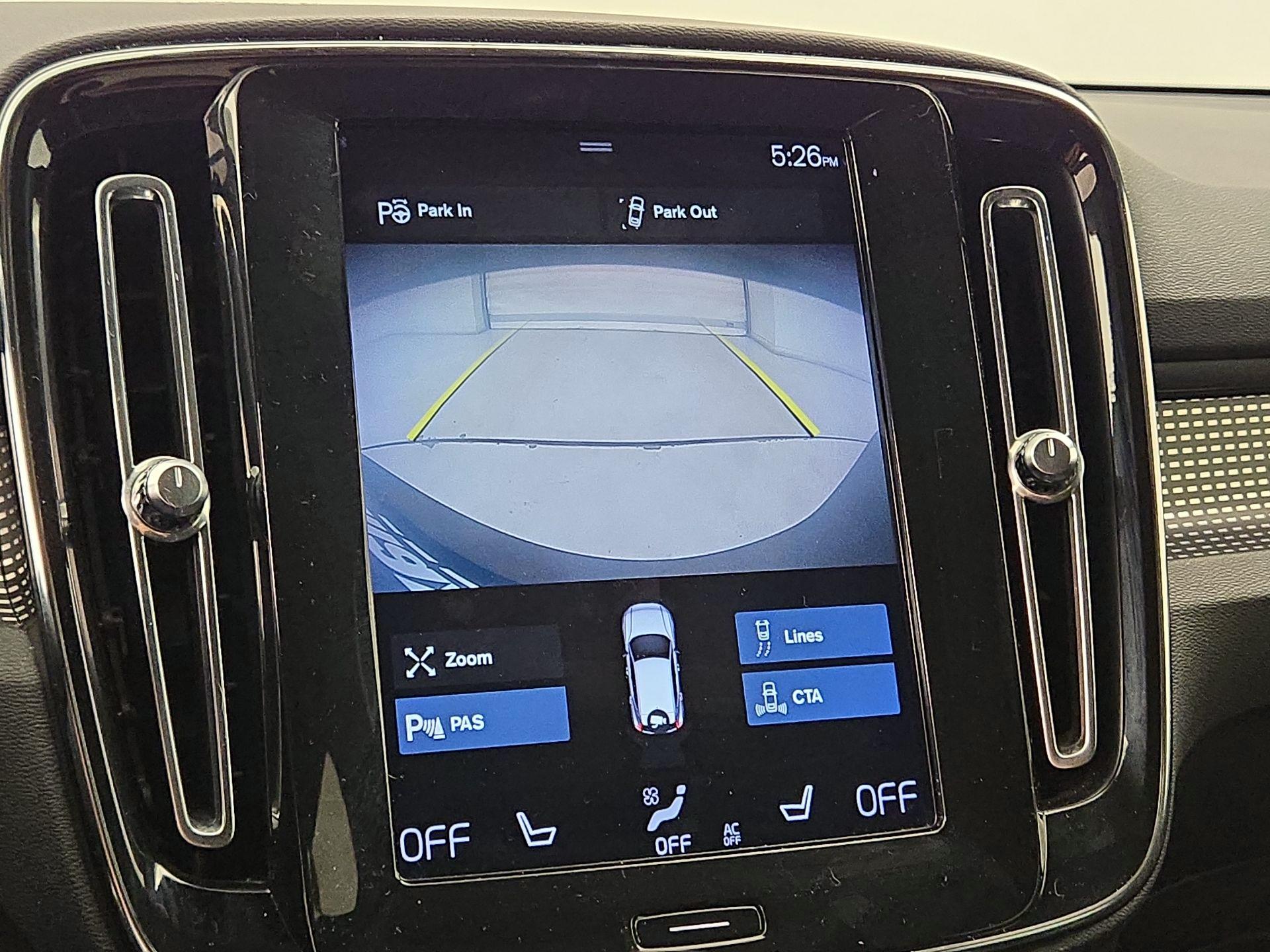 Thumbnail: 2019 Volvo XC40 - 14