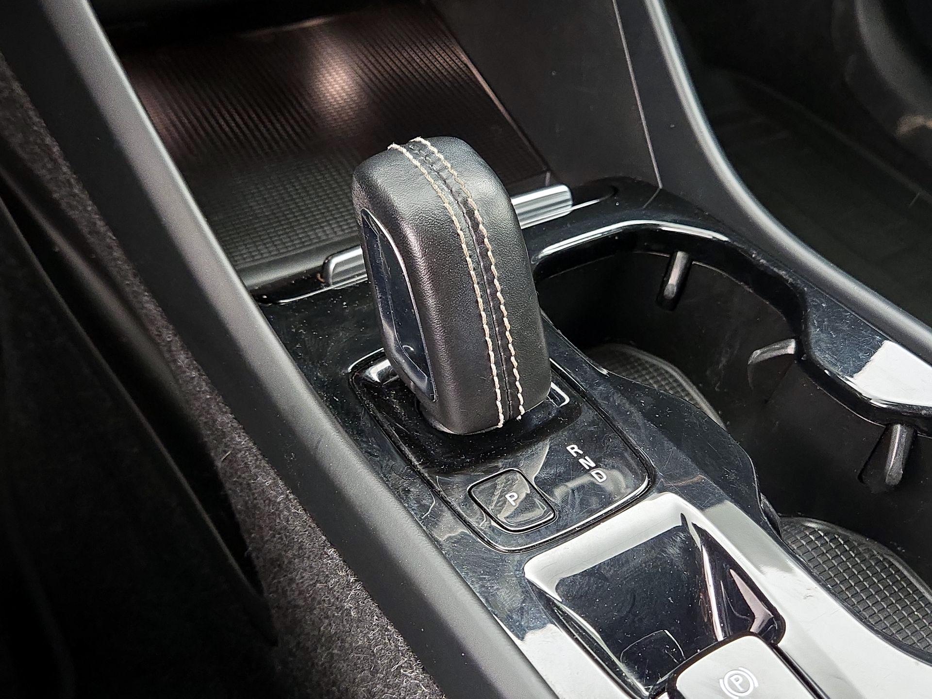 Thumbnail: 2019 Volvo XC40 - 17