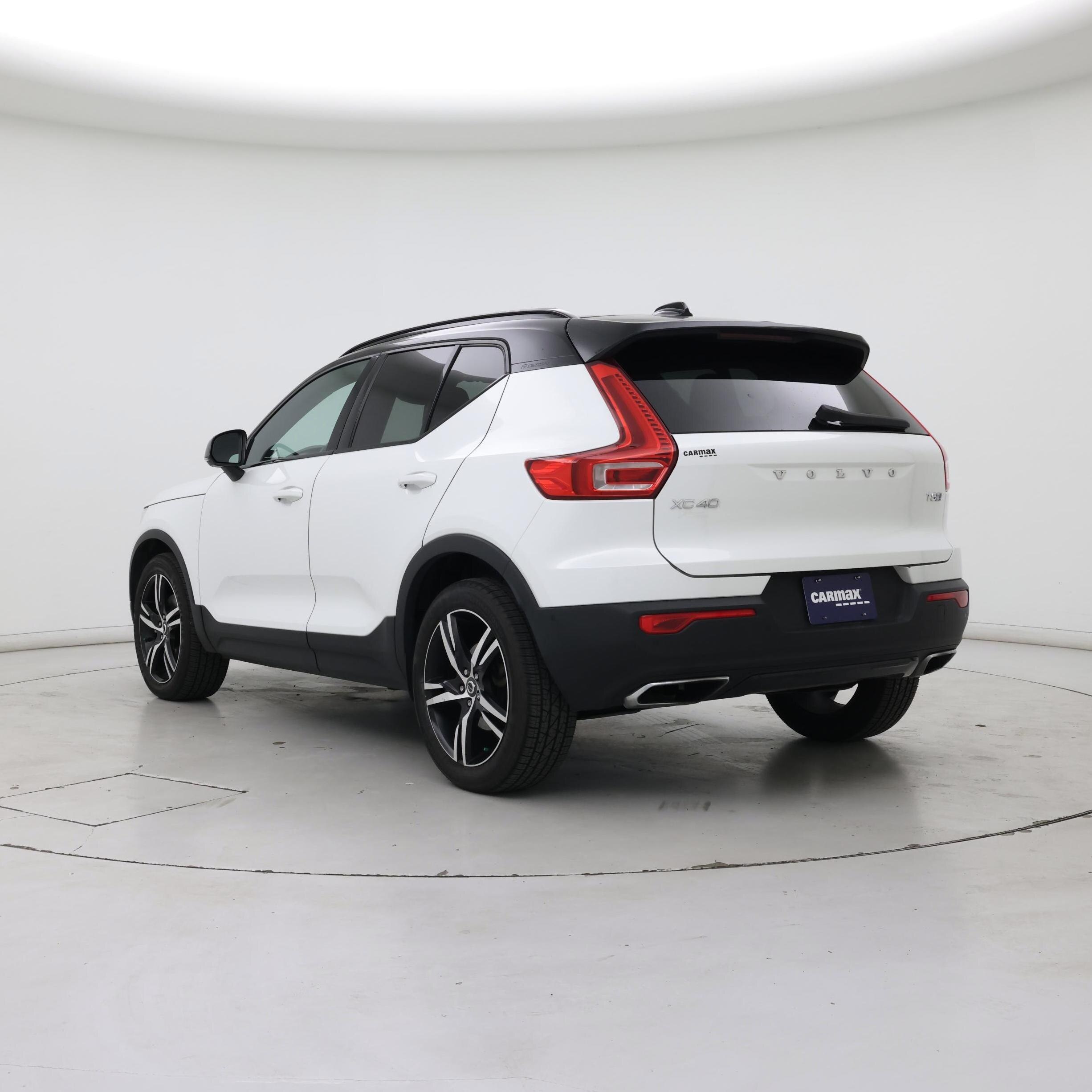 Thumbnail: 2019 Volvo XC40 - 2