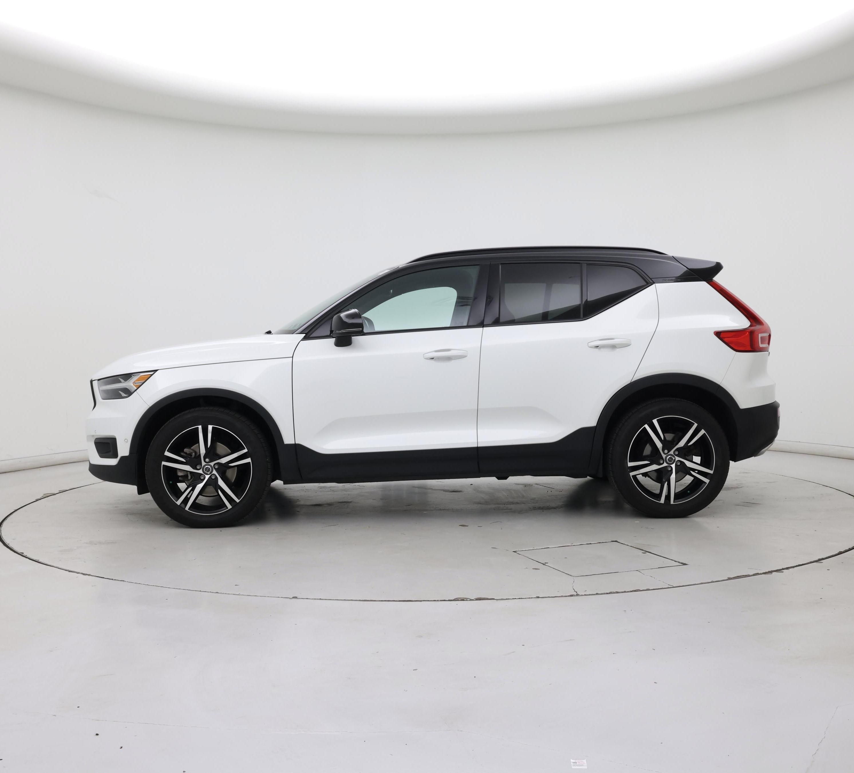 Thumbnail: 2019 Volvo XC40 - 3