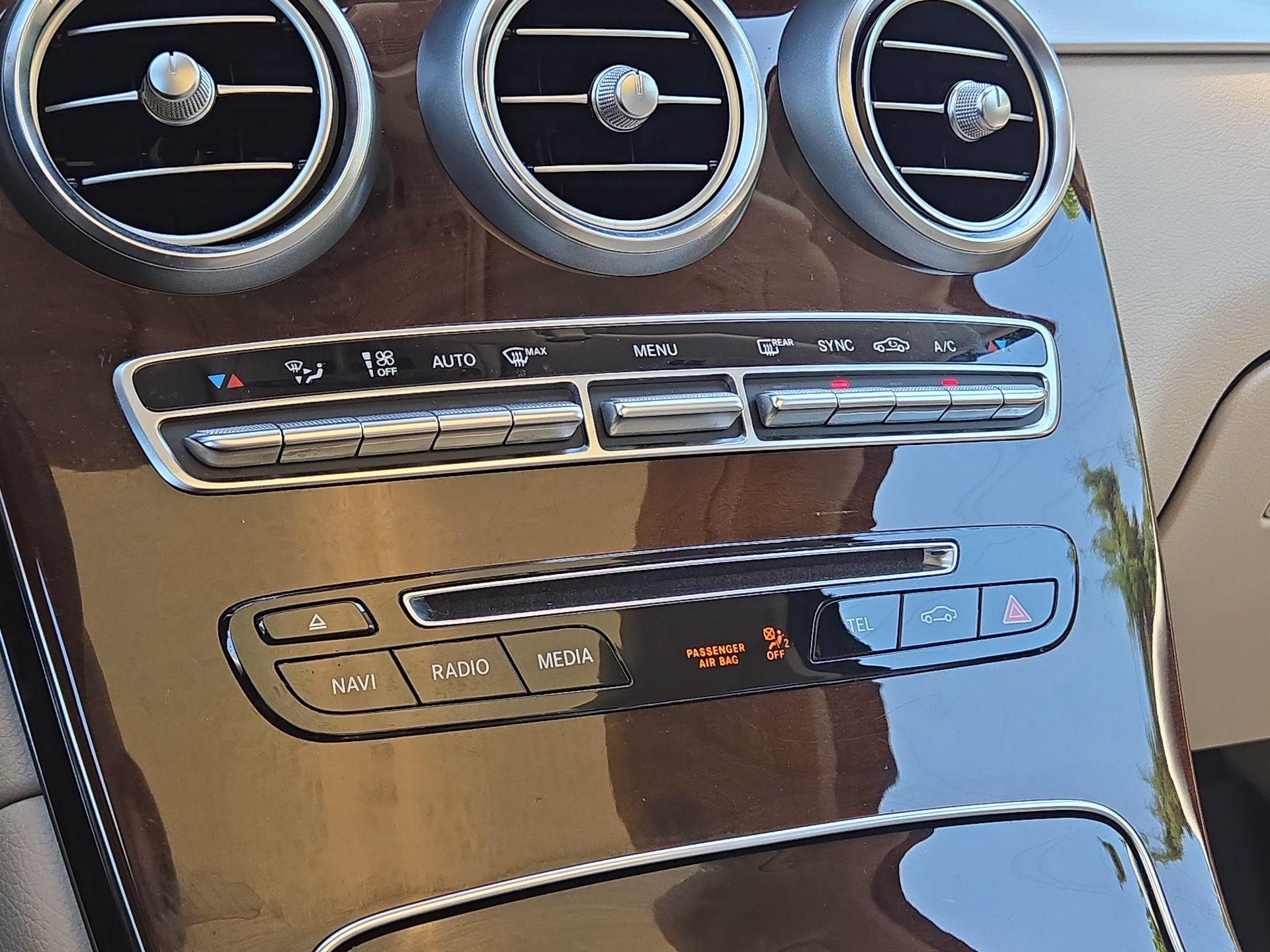 Thumbnail: 2018 Mercedes-Benz GLC - 15