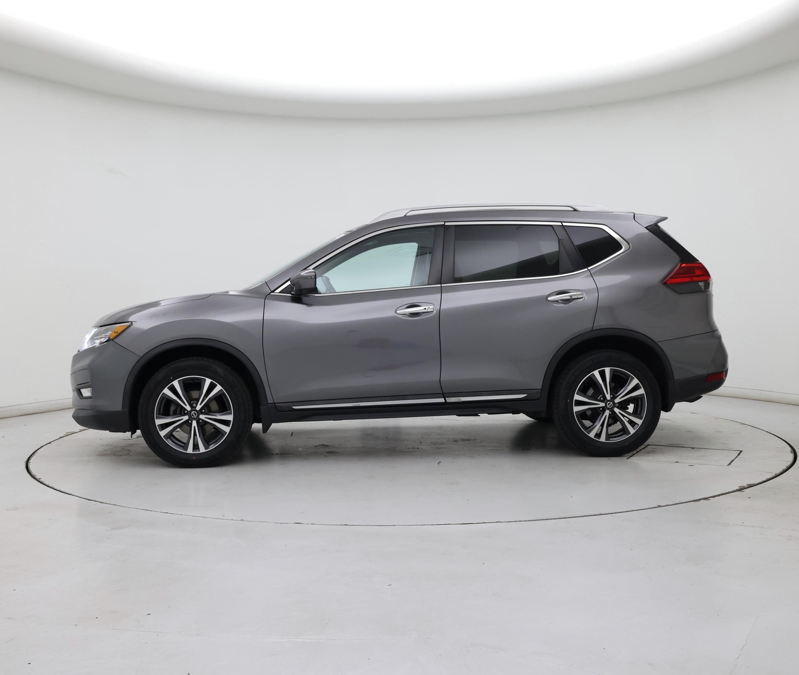 Thumbnail: 2017 Nissan Rogue - 3