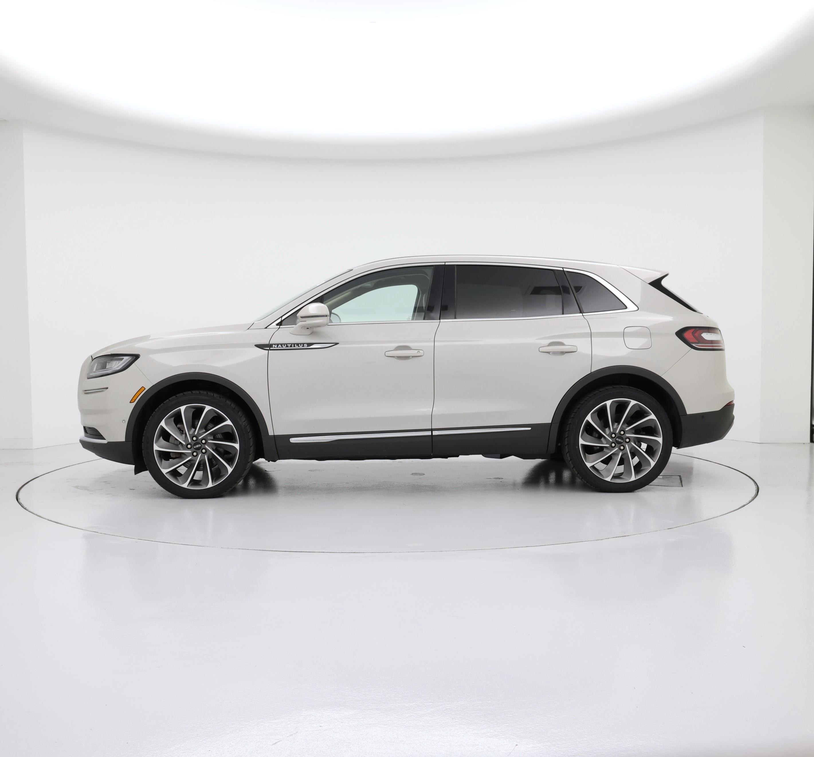 Thumbnail: 2022 Lincoln Nautilus - 3