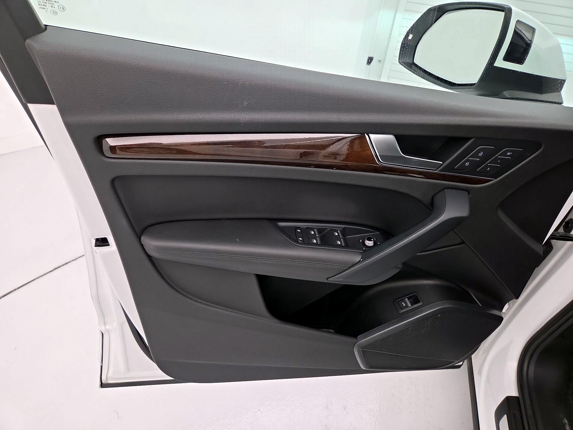 Thumbnail: 2020 Audi Q5 - 12