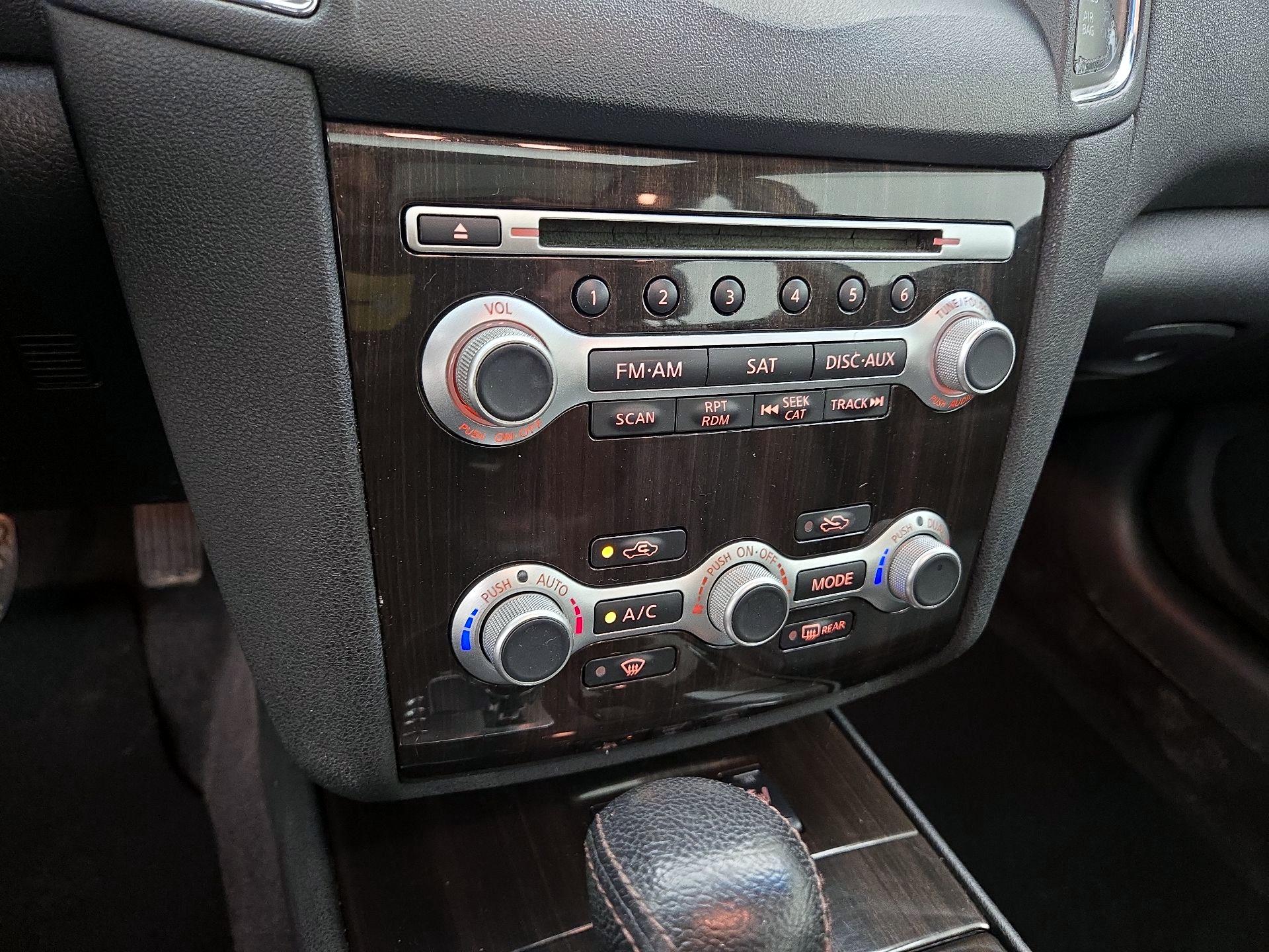 Thumbnail: 2014 Nissan Maxima - 16