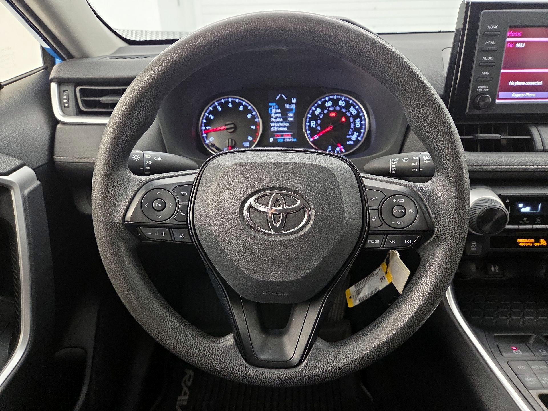Thumbnail: 2019 Toyota RAV4 - 10