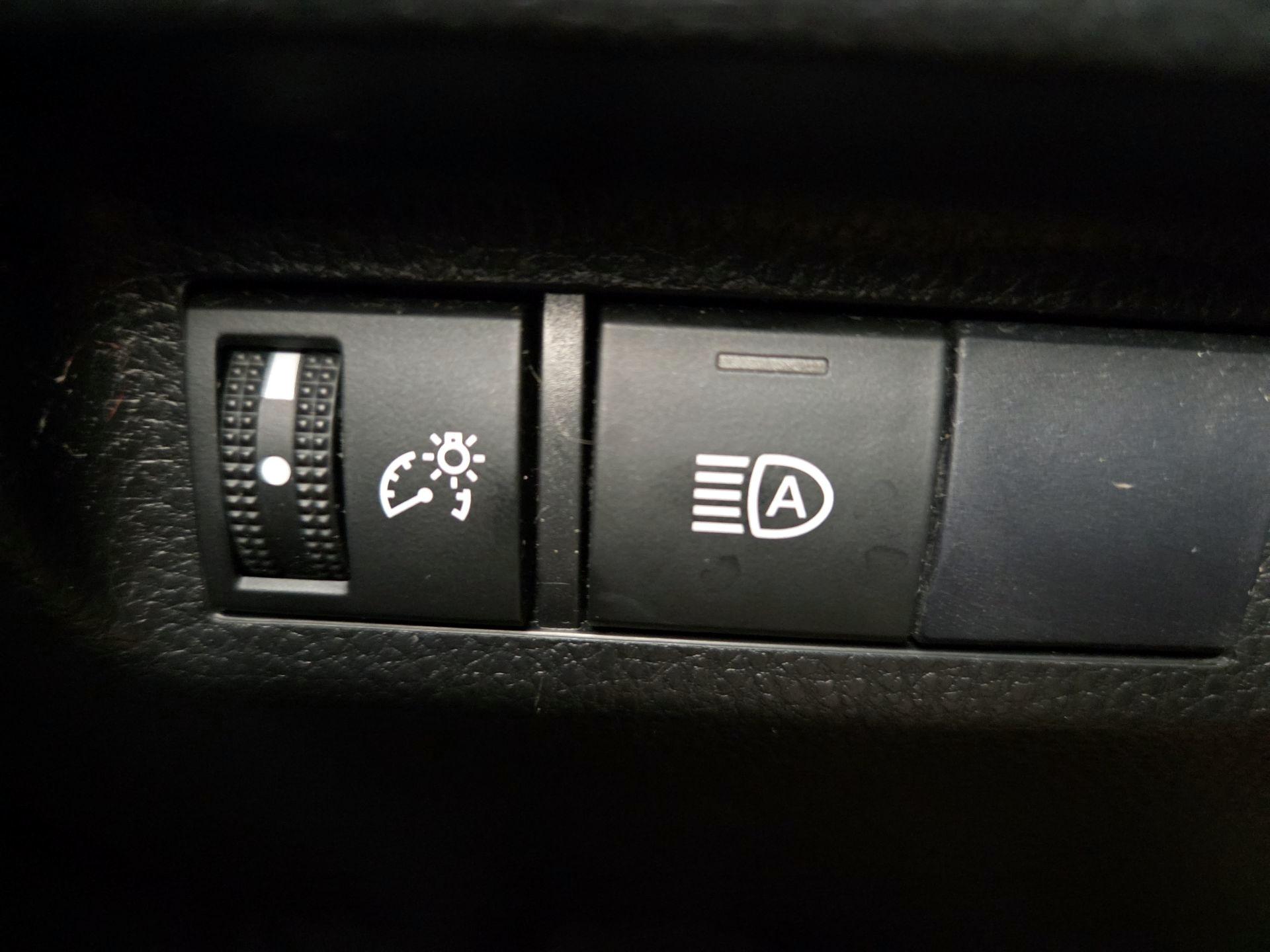 Thumbnail: 2019 Toyota RAV4 - 13
