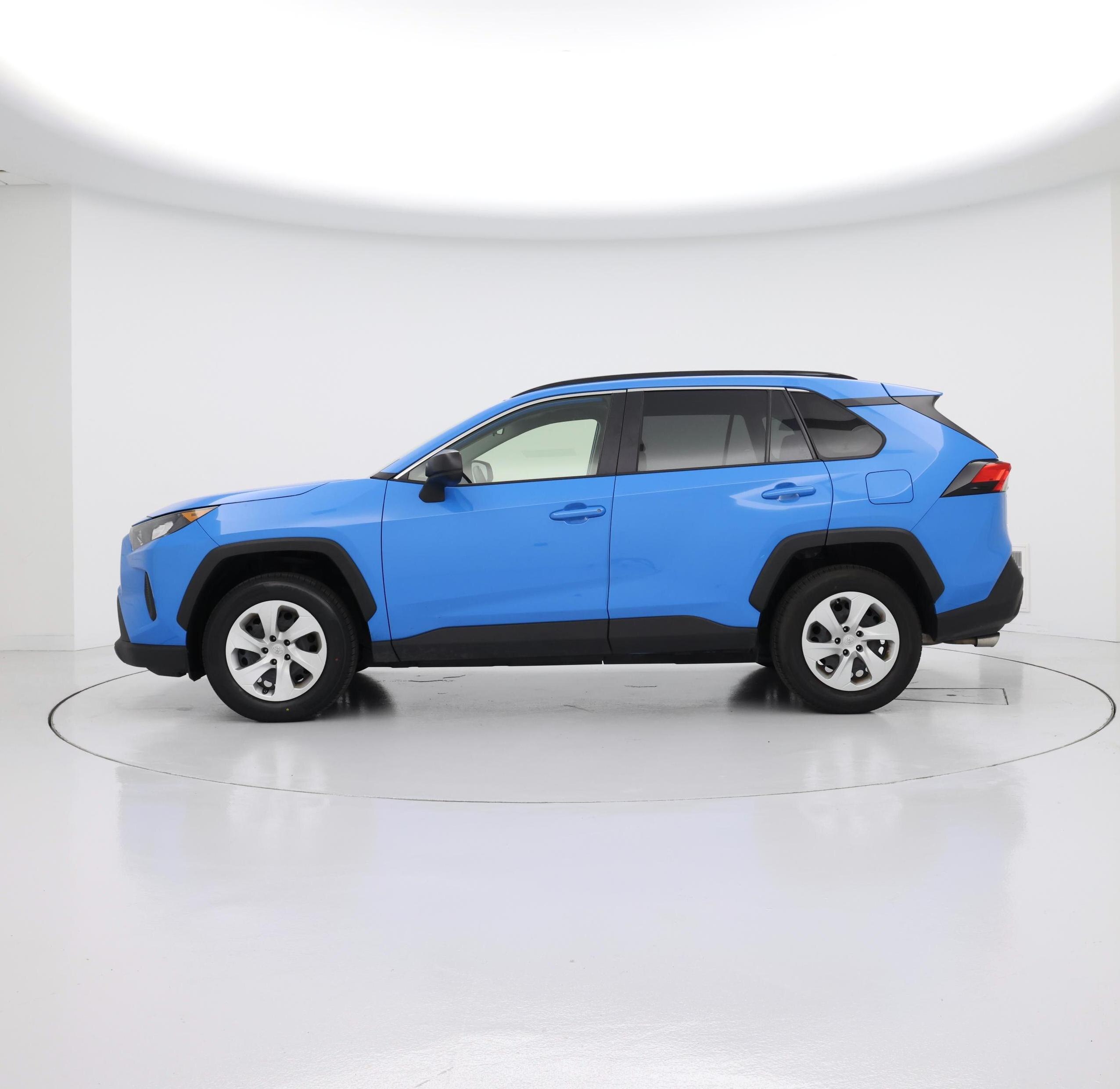Thumbnail: 2019 Toyota RAV4 - 3