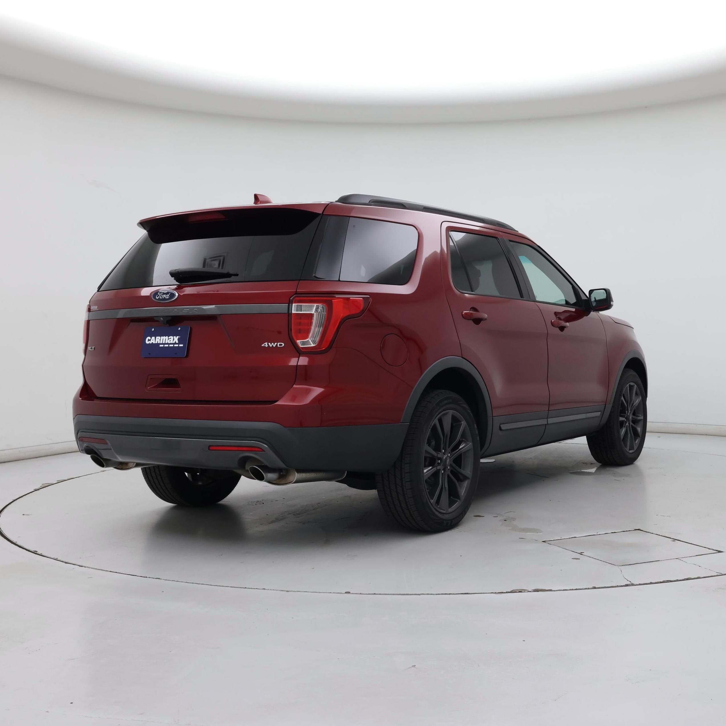 Thumbnail: 2017 Ford Explorer - 8